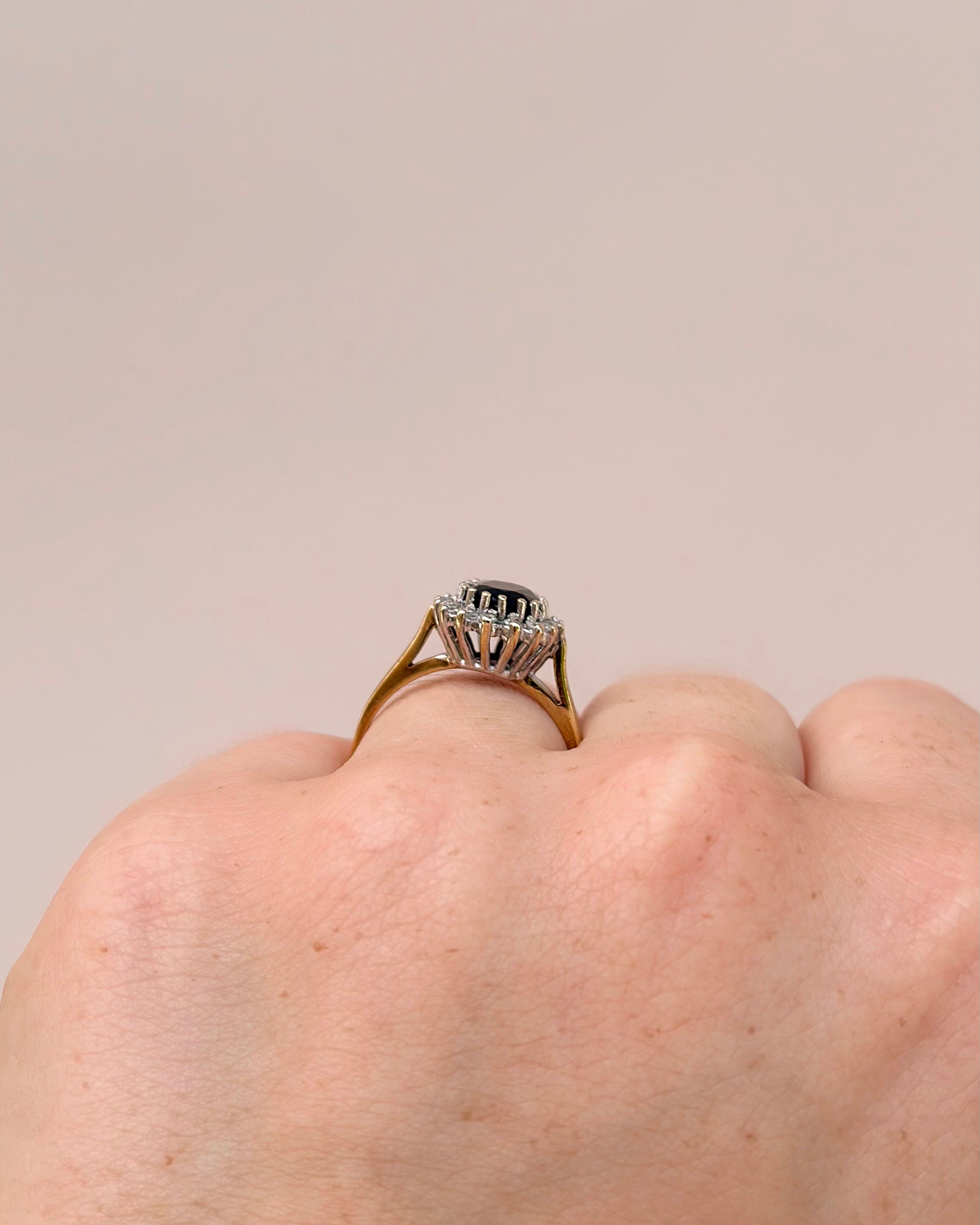 Bague Marguerite Saphir 1.50 carat & Diamants "Gabriella"