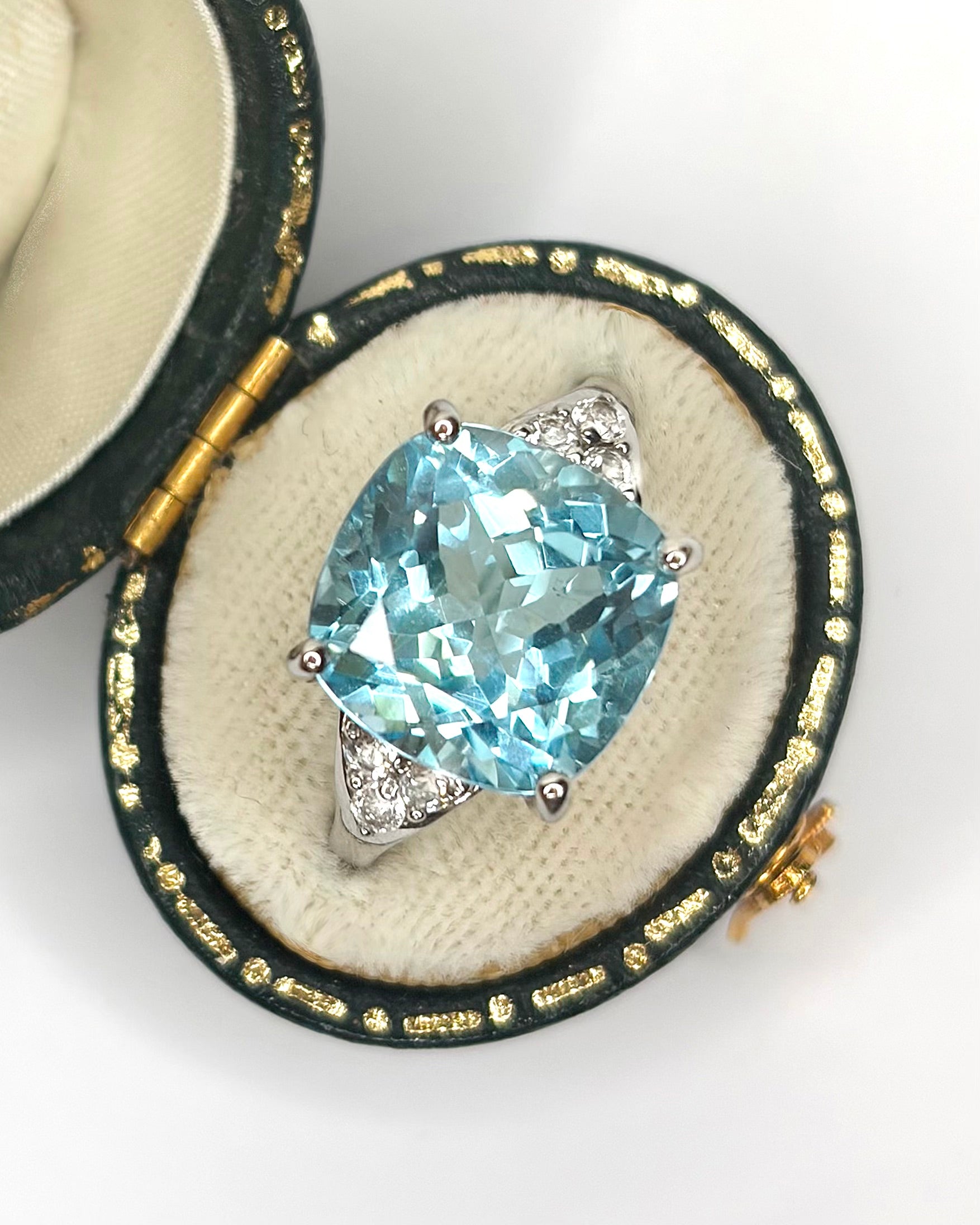 Bague Trilogie Topaze 9.74 carats "Florence"