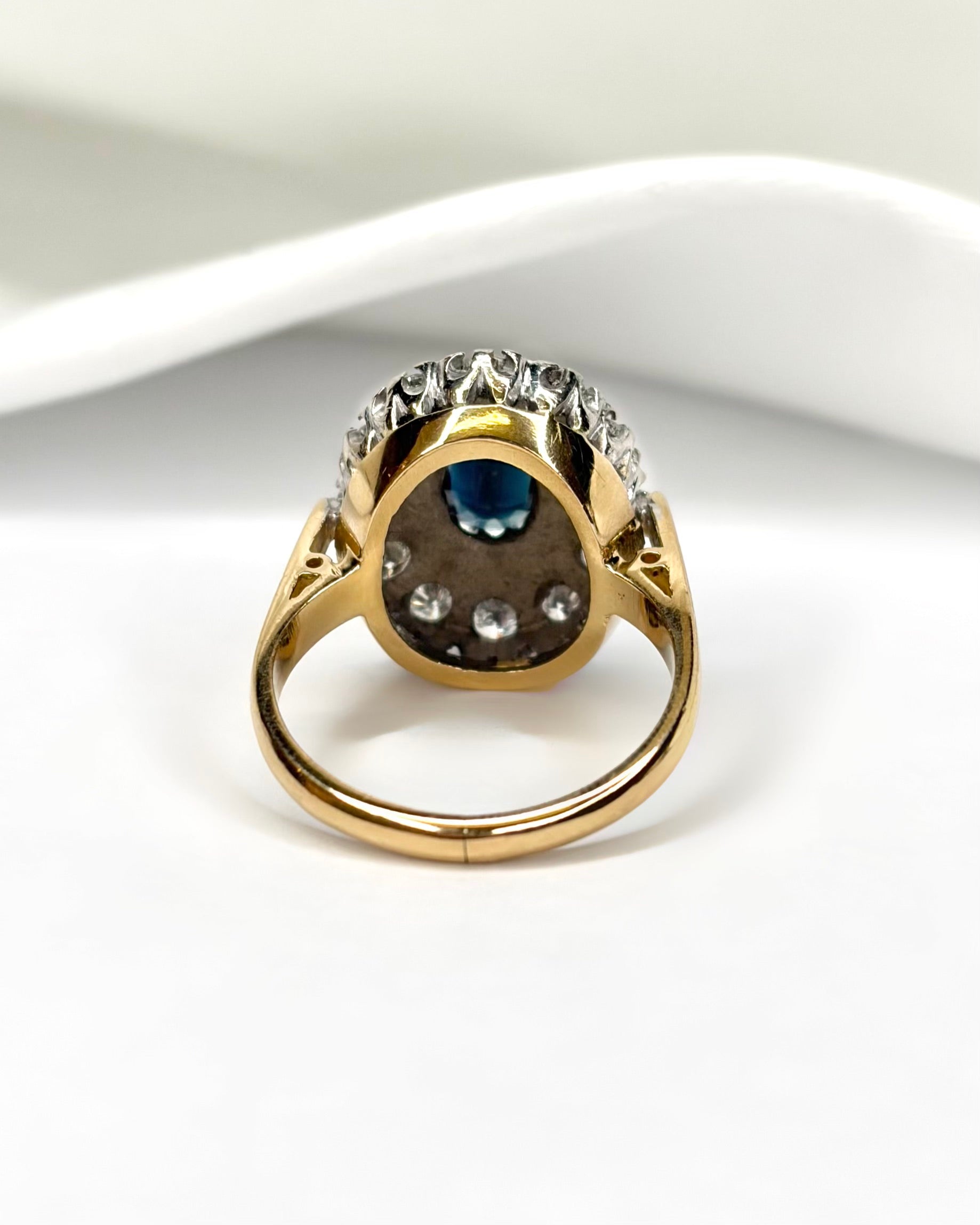 Bague Marguerite Saphir 1.60 carat & Diamants 0.60 carat "Luna"