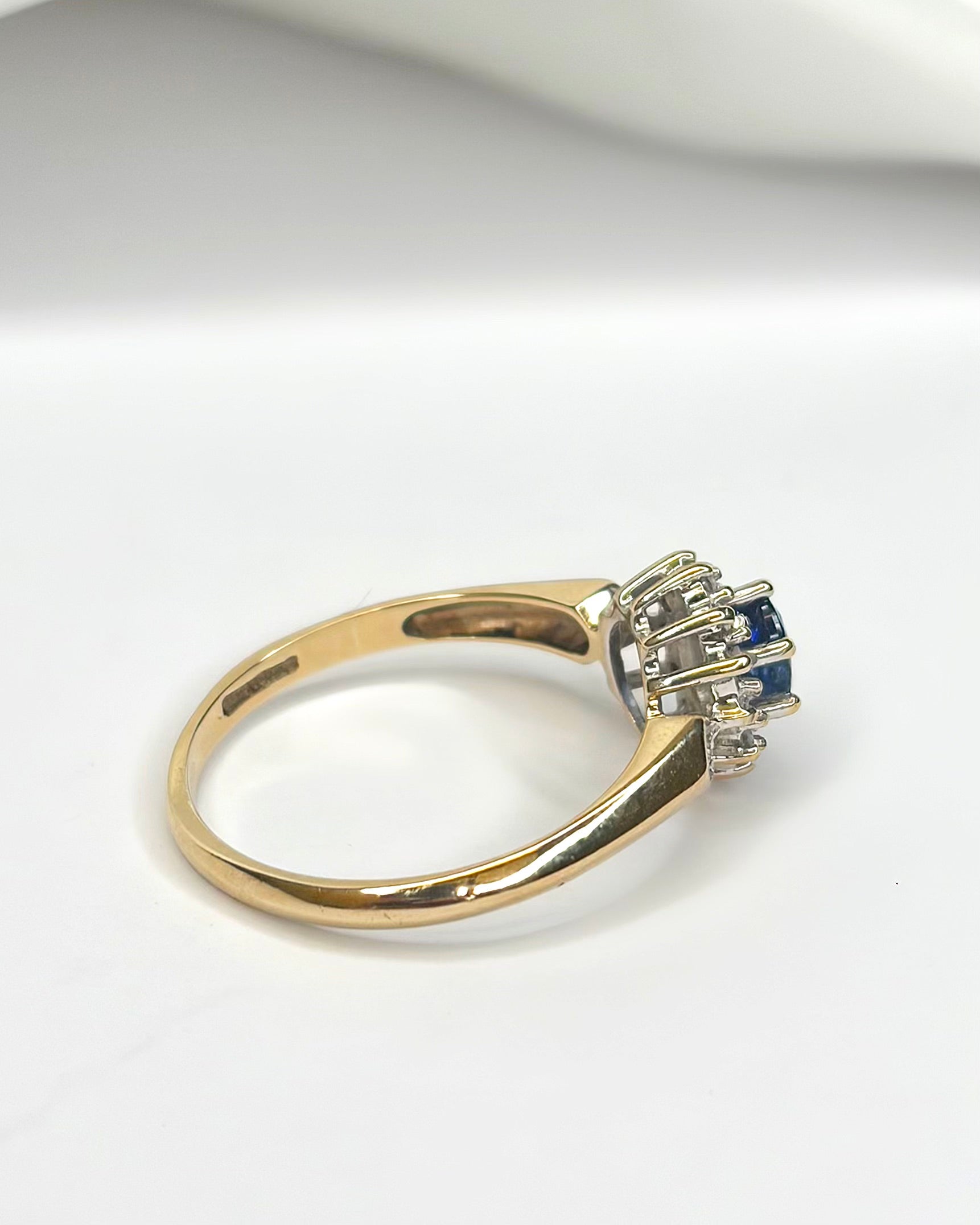 Bague Marguerite Saphir 0.55 carat & Diamants "Marion"