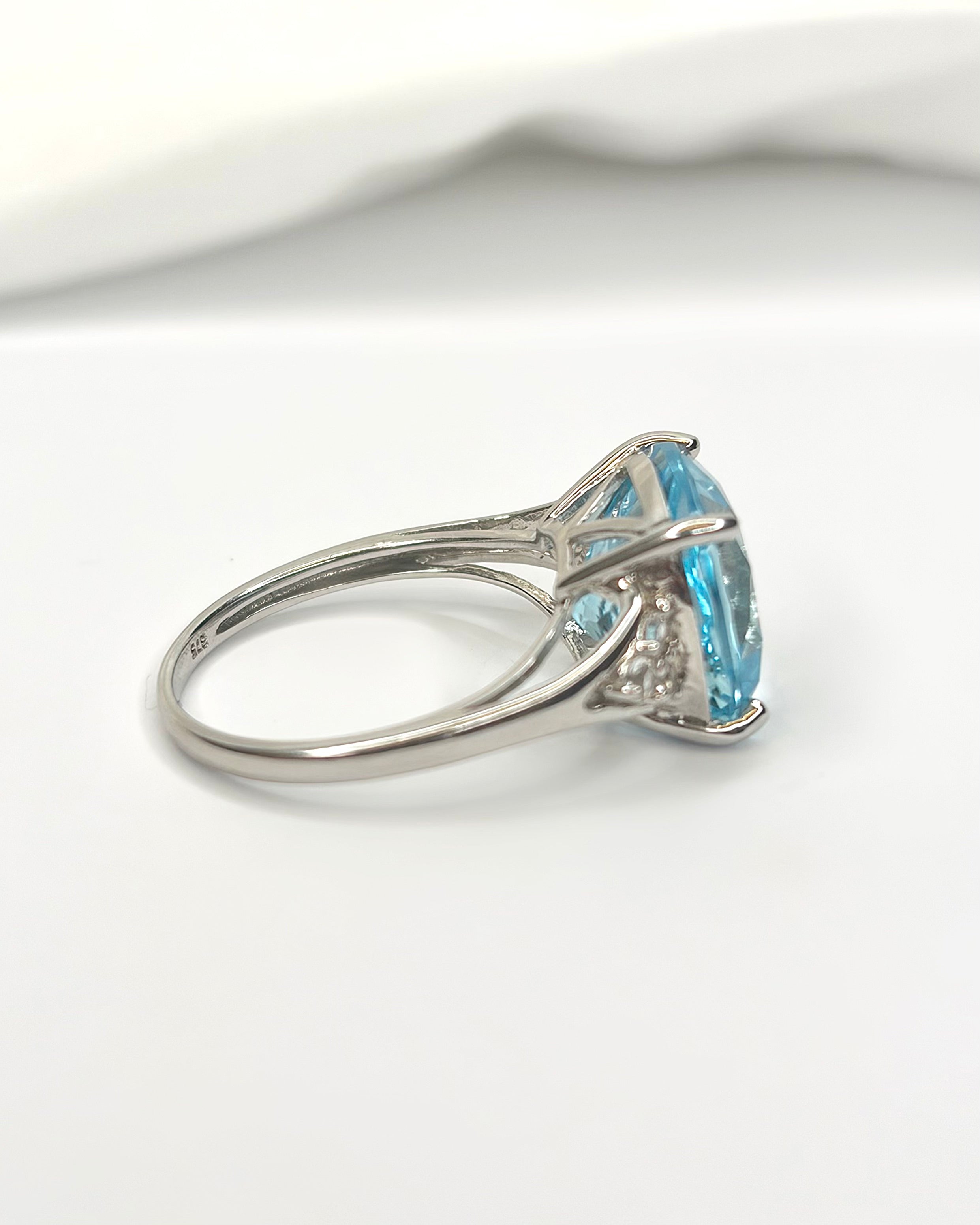 Bague Trilogie Topaze 9.74 carats "Florence"