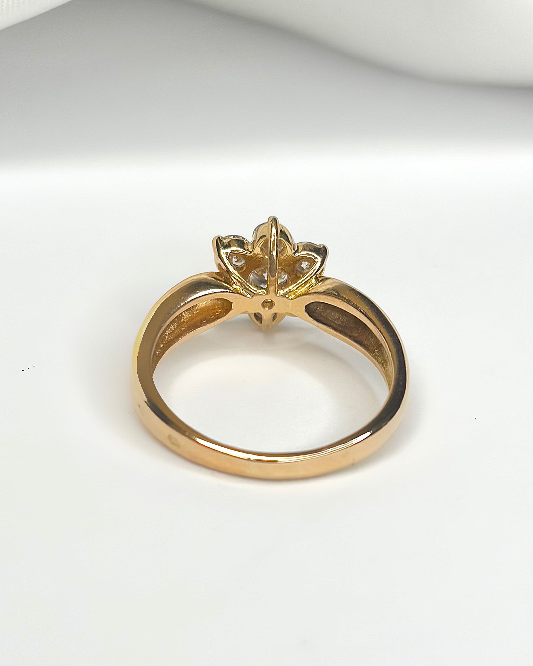 Bague Marguerite Diamants 0.72 carat "Anaïs"