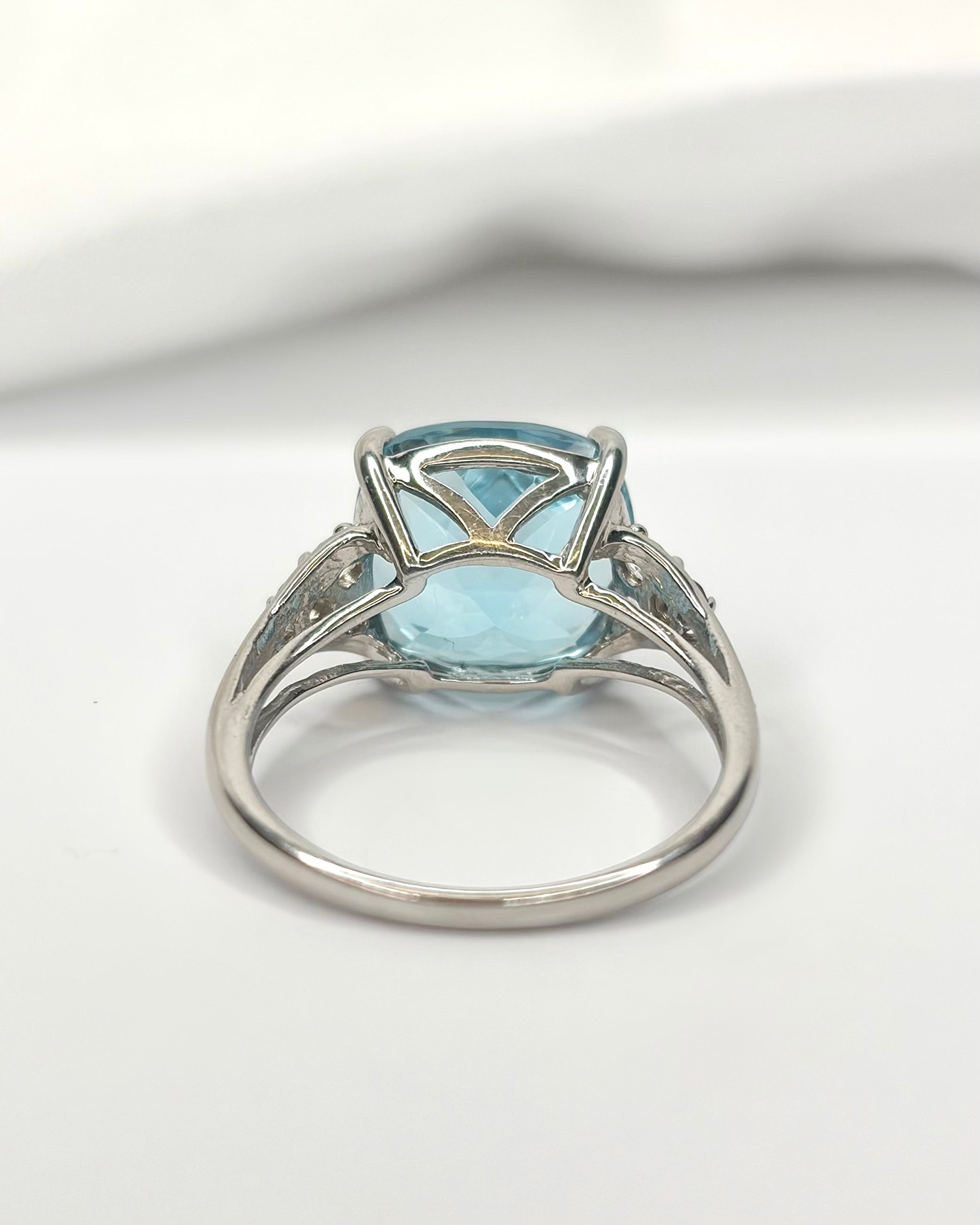 Bague Trilogie Topaze 9.74 carats "Florence"