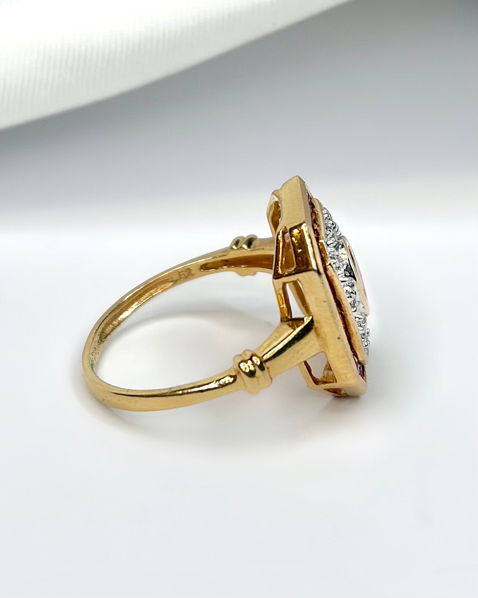Bague Art-Déco Rubis 0.70 carat & 8 Diamants "Céleste"