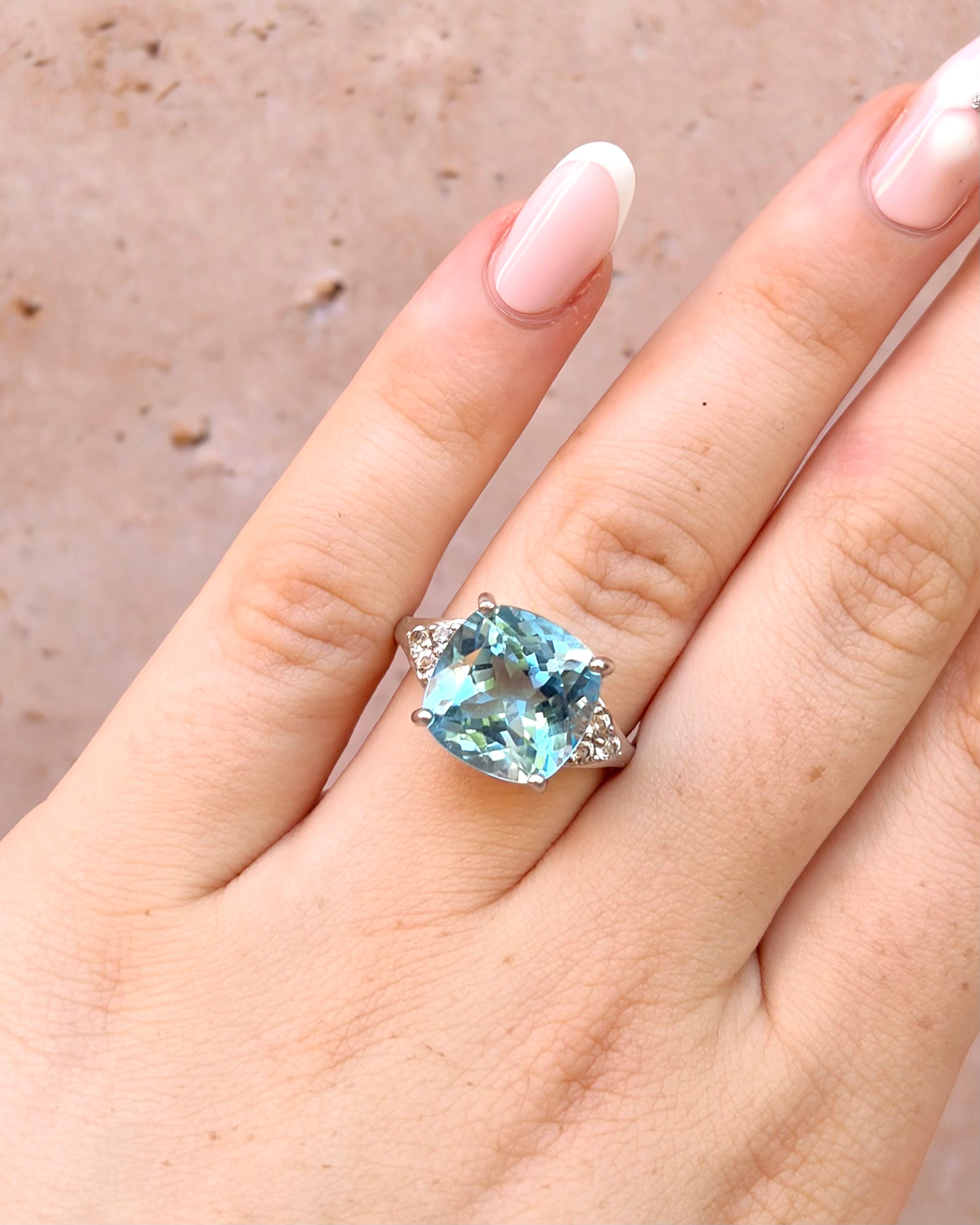 Bague Trilogie Topaze 9.74 carats "Florence"