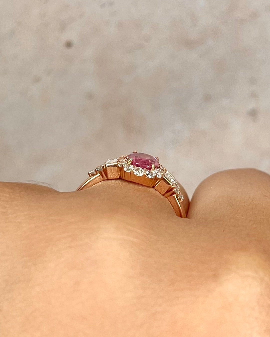 Bague Trilogie Saphir Rose 0.83 carat & Diamants 0.50 carat "Lizéa"