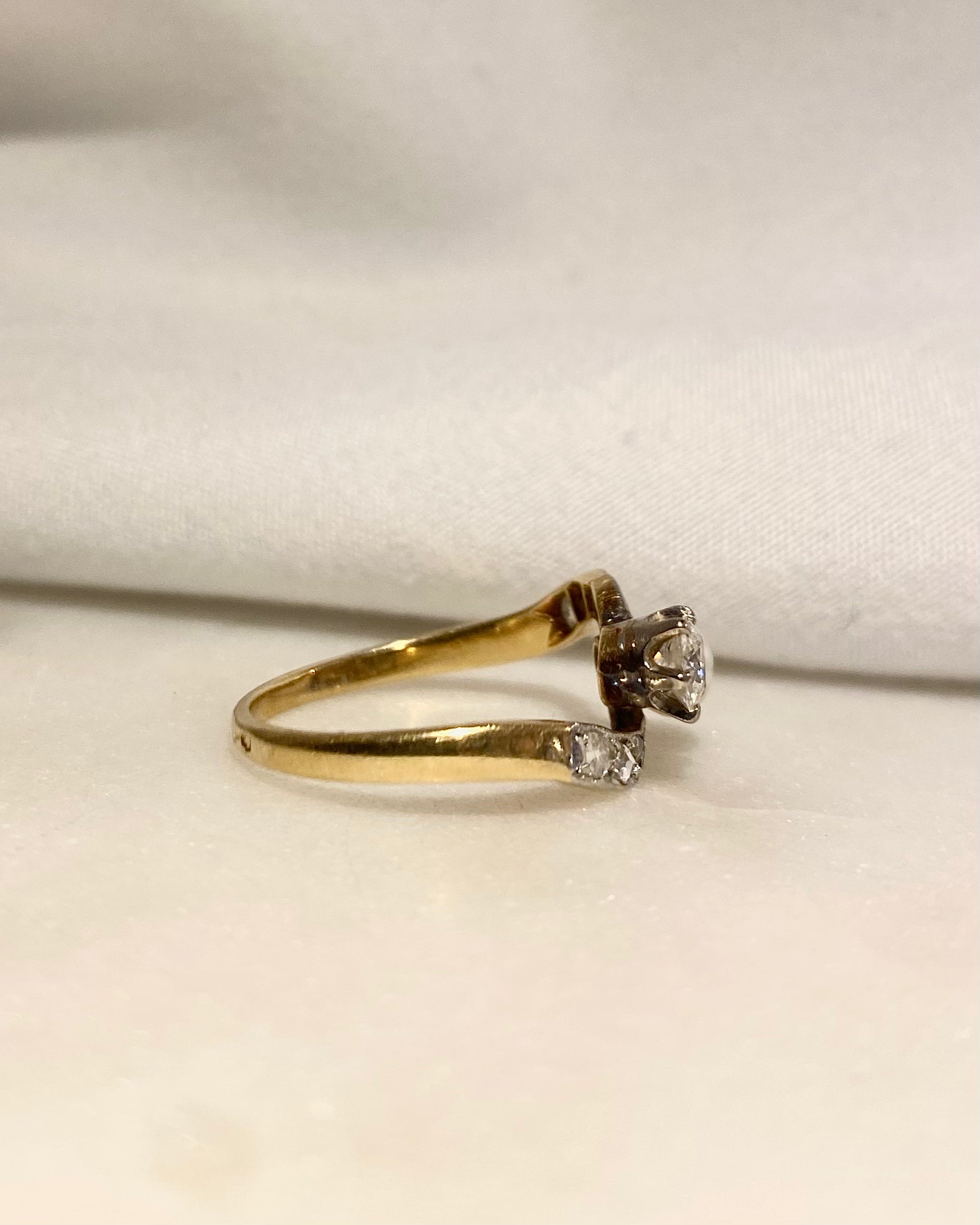 Bague Art-déco Toi & Moi Perle & Diamants 0.45 carat "Prunelle"