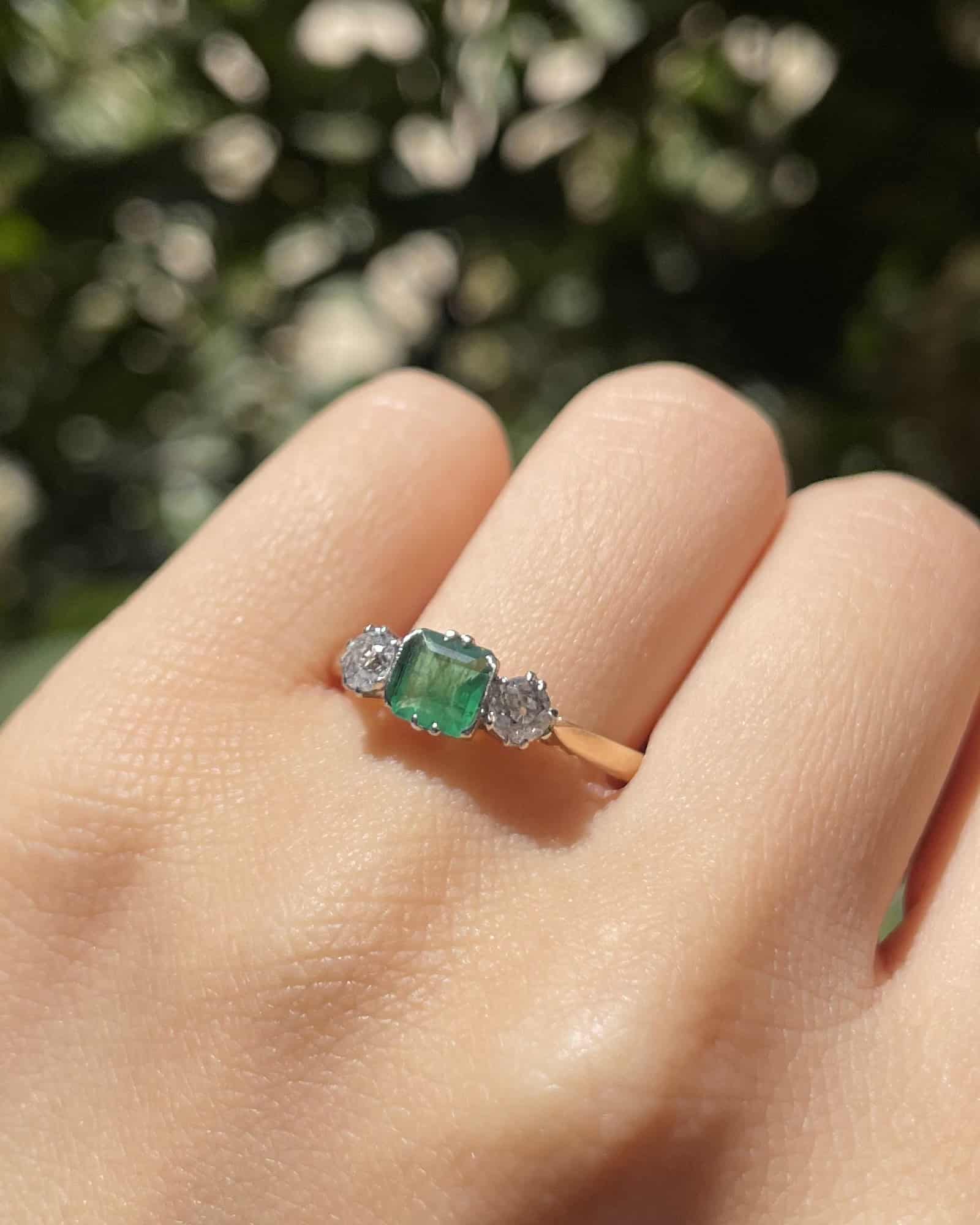 Bague Trilogie Emeraude & Diamants "Safa"