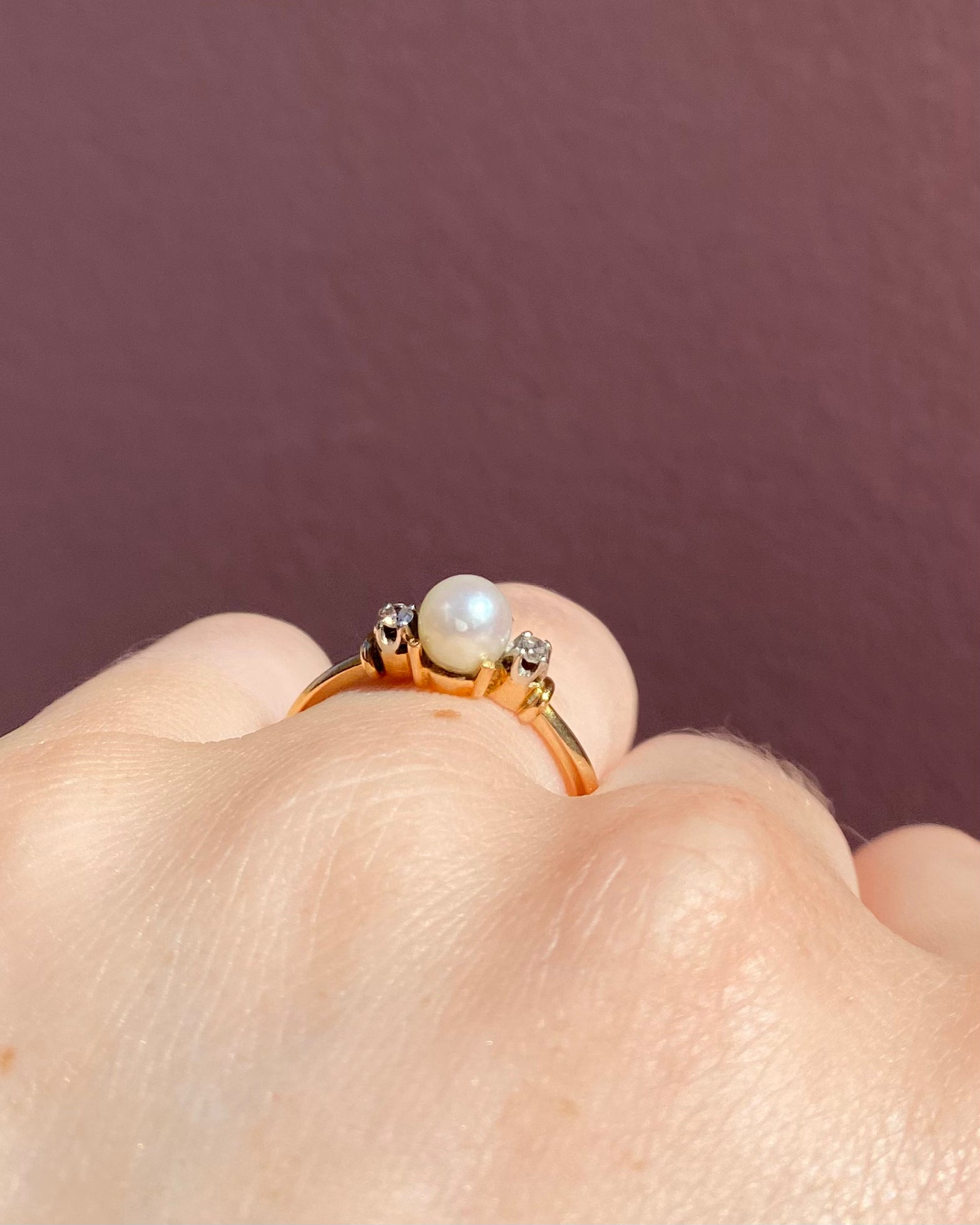 Anillo Trilogía Perla y Diamantes "Floriane"
