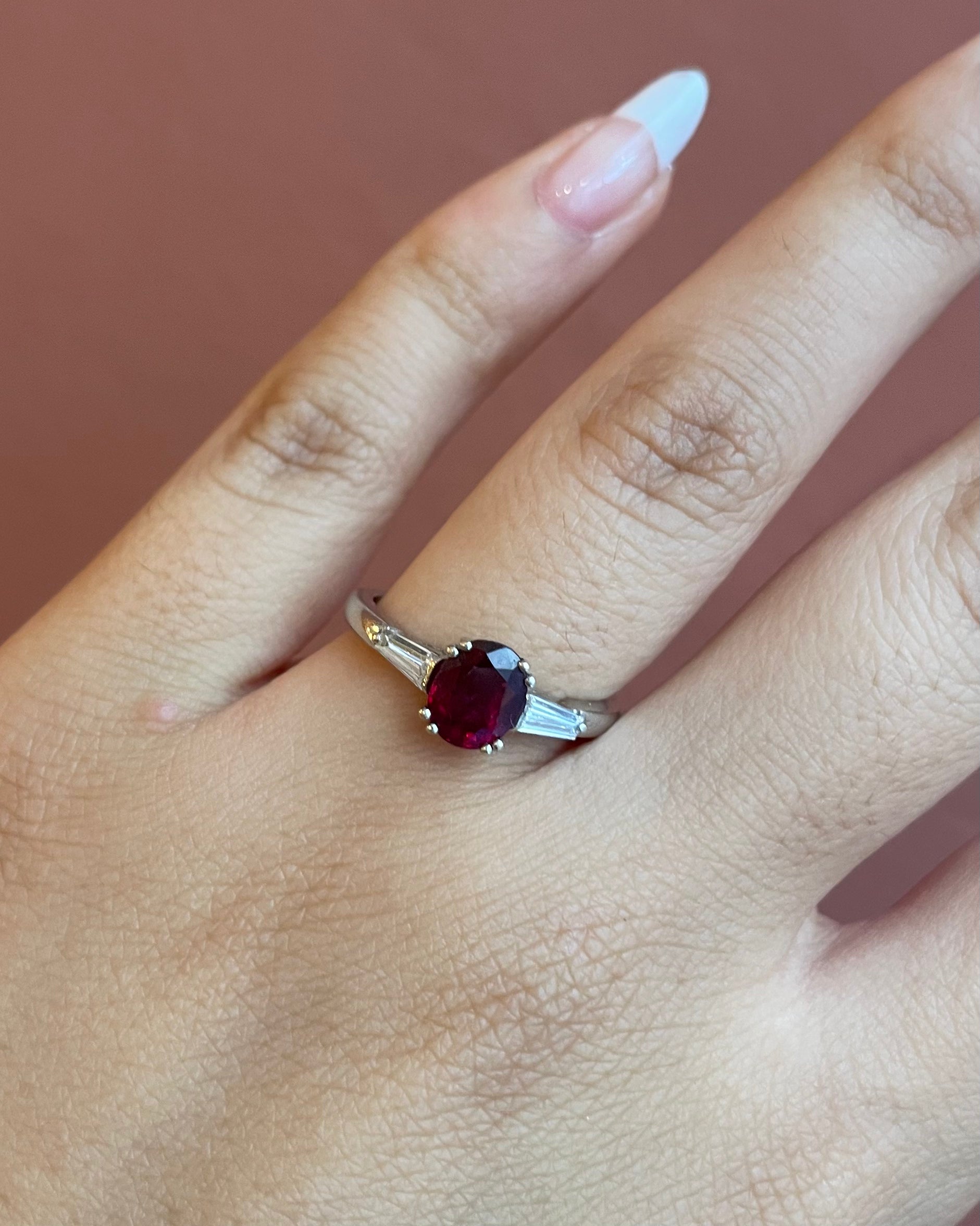 Bague Solitaire Rubis 1.25 carat & Diamants "Soline"