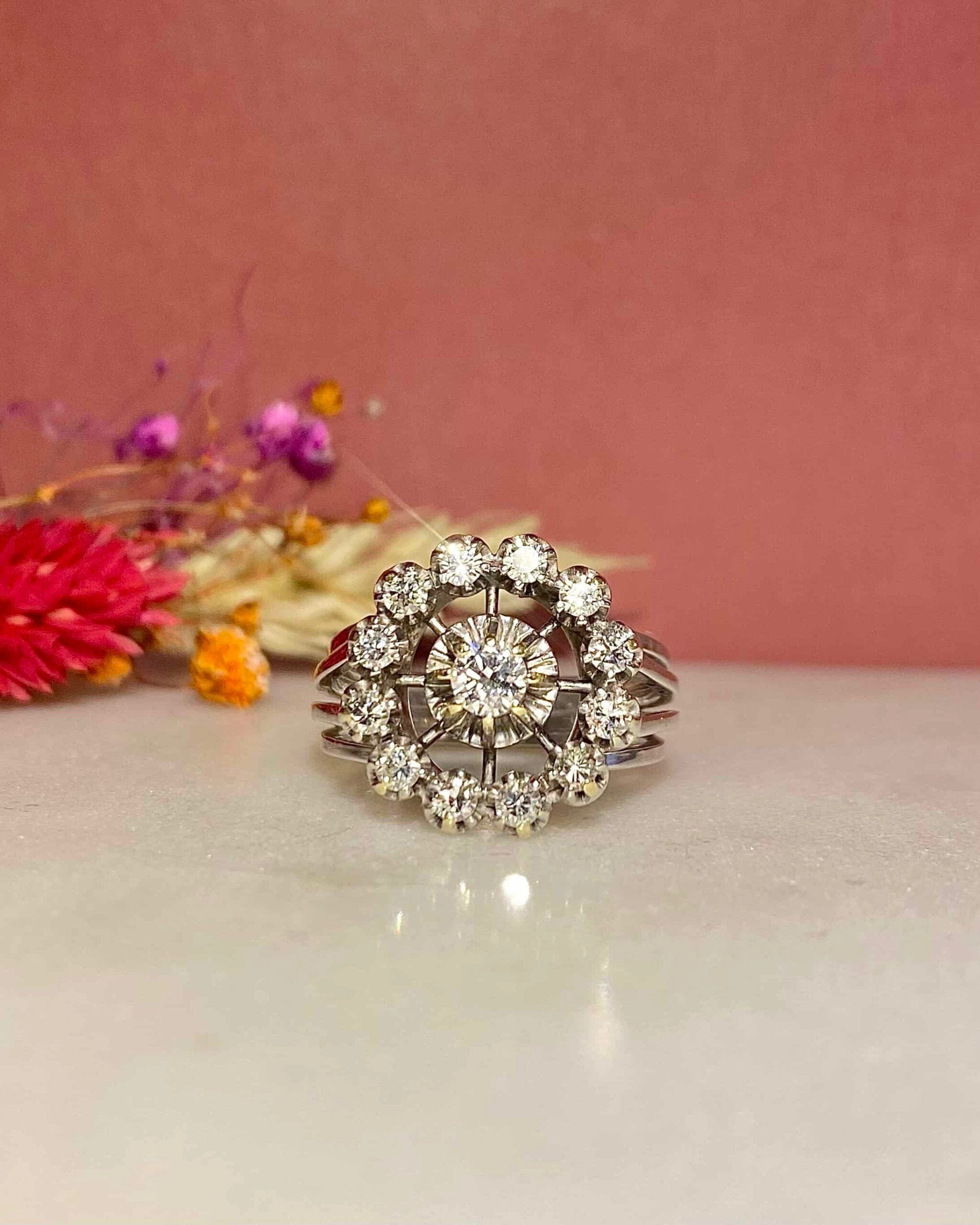 Bague Vintage Marguerite 13 Diamants "Iris" - Elliade Paris