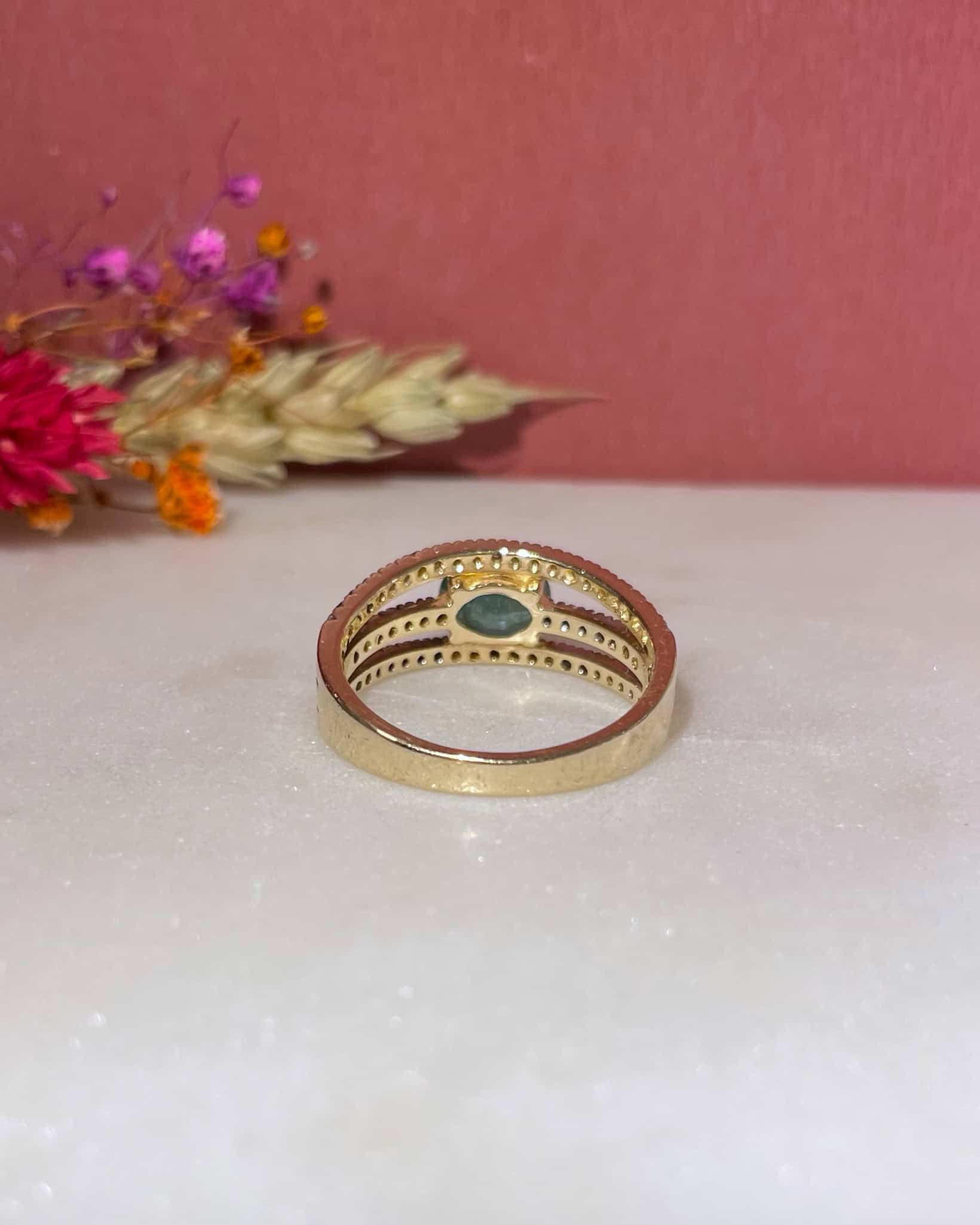 Bague Solitaire émeraude et 56 diamants "Lise"