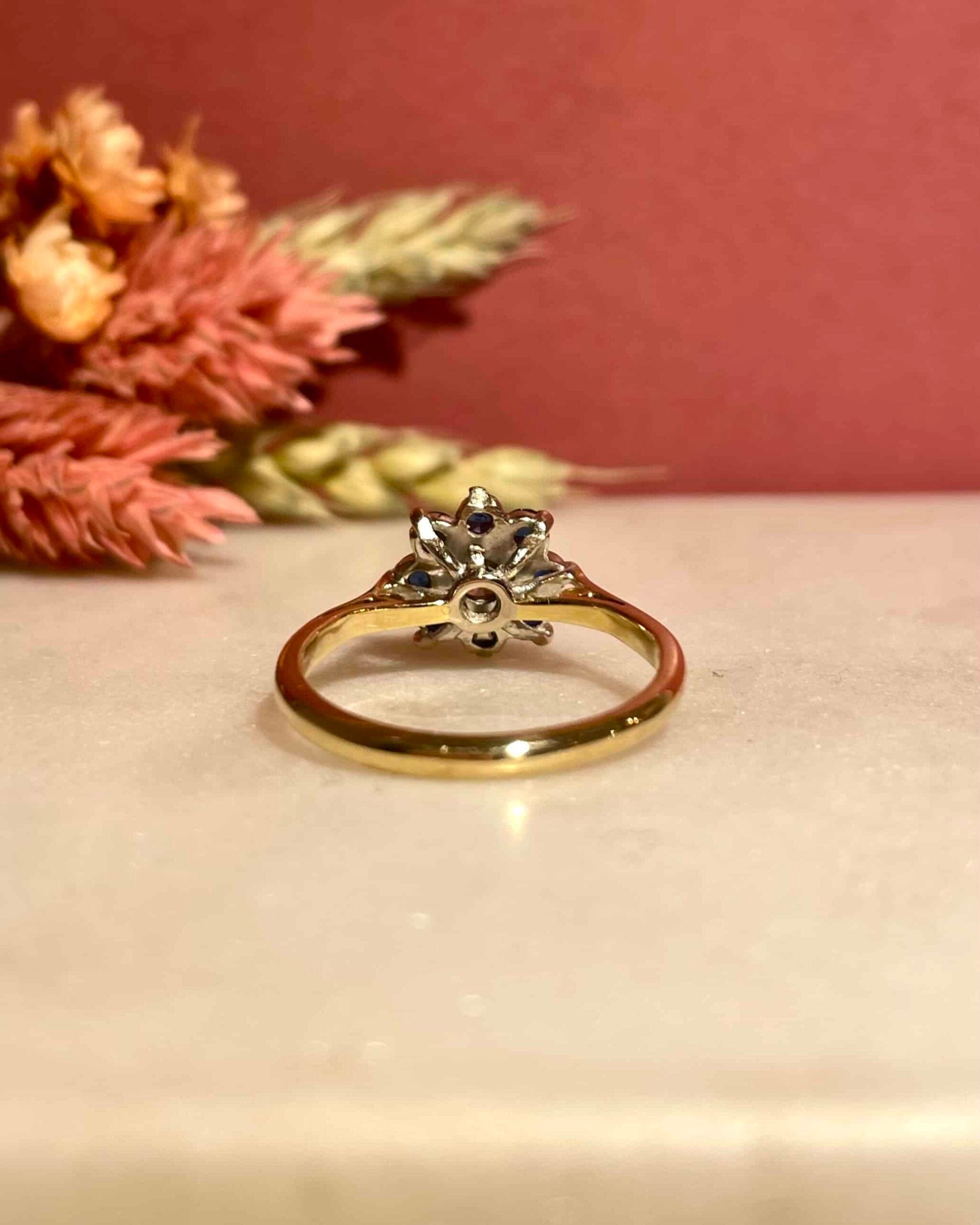 Bague Marguerite Saphirs coeur Diamant 0.20 carat "Sofia " - Elliade Paris