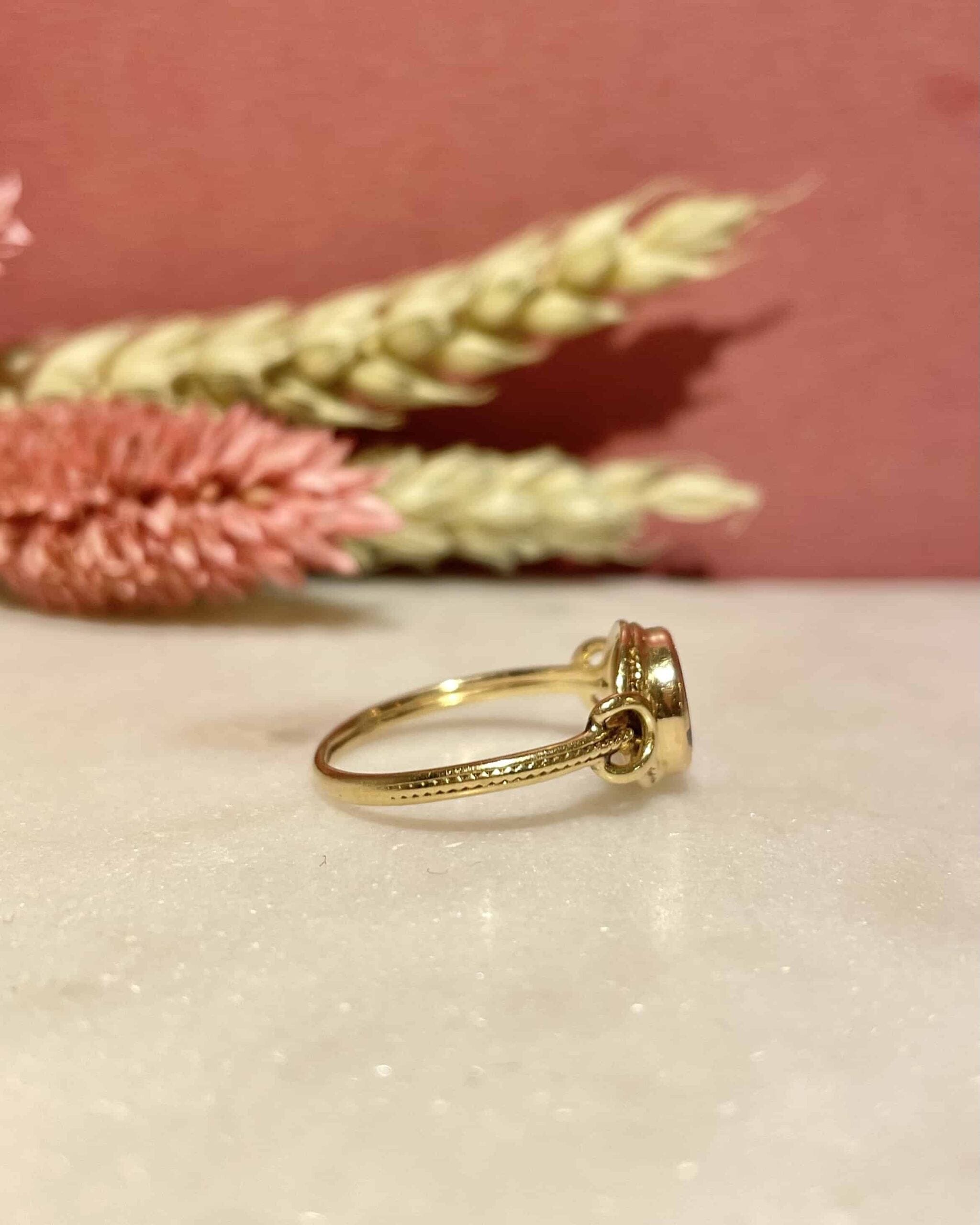 Bague Solitaire Grenat 1.10 carat "Laurel" - Elliade Paris