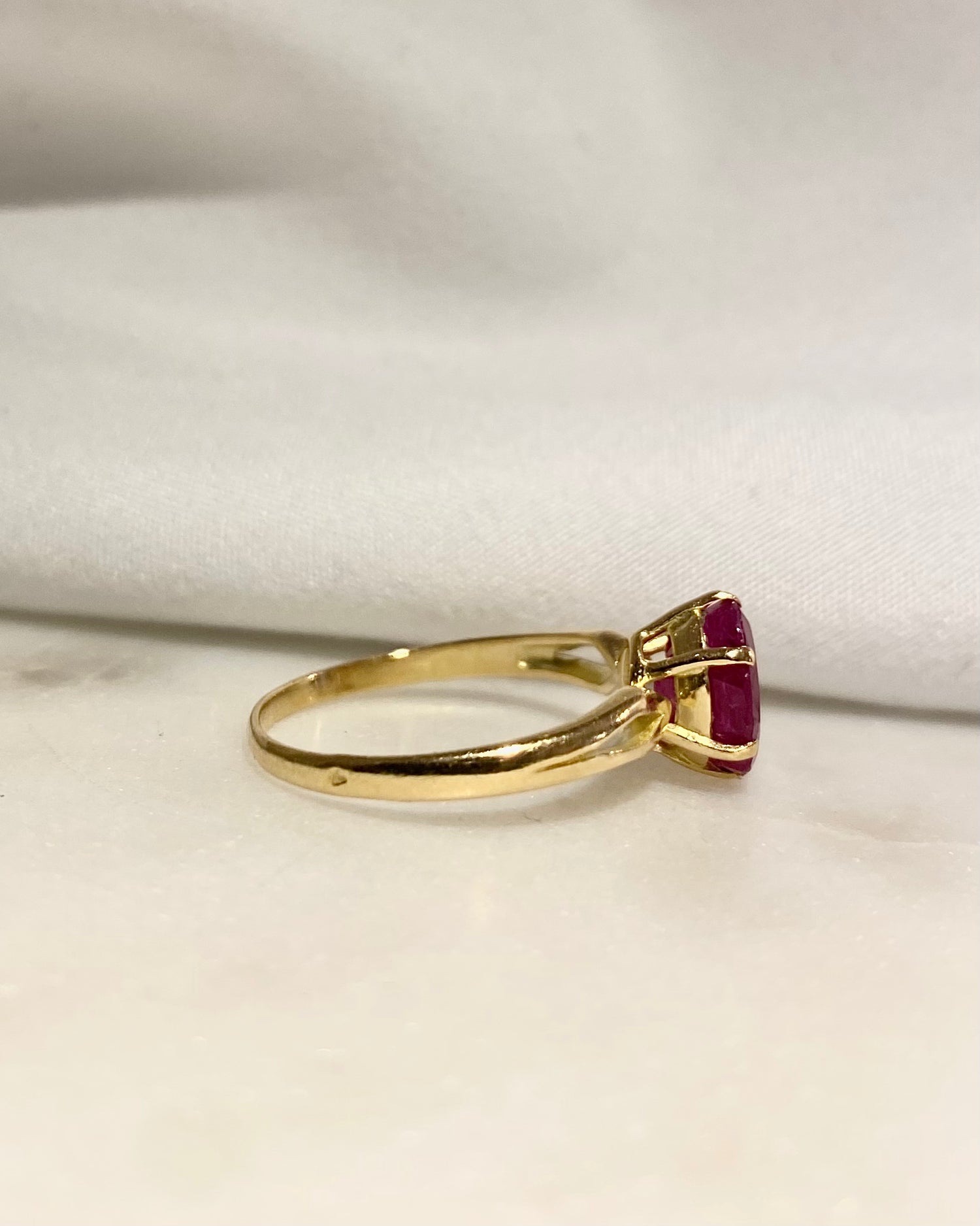 Bague Solitaire Rubis 2.50 carats "Roseline"