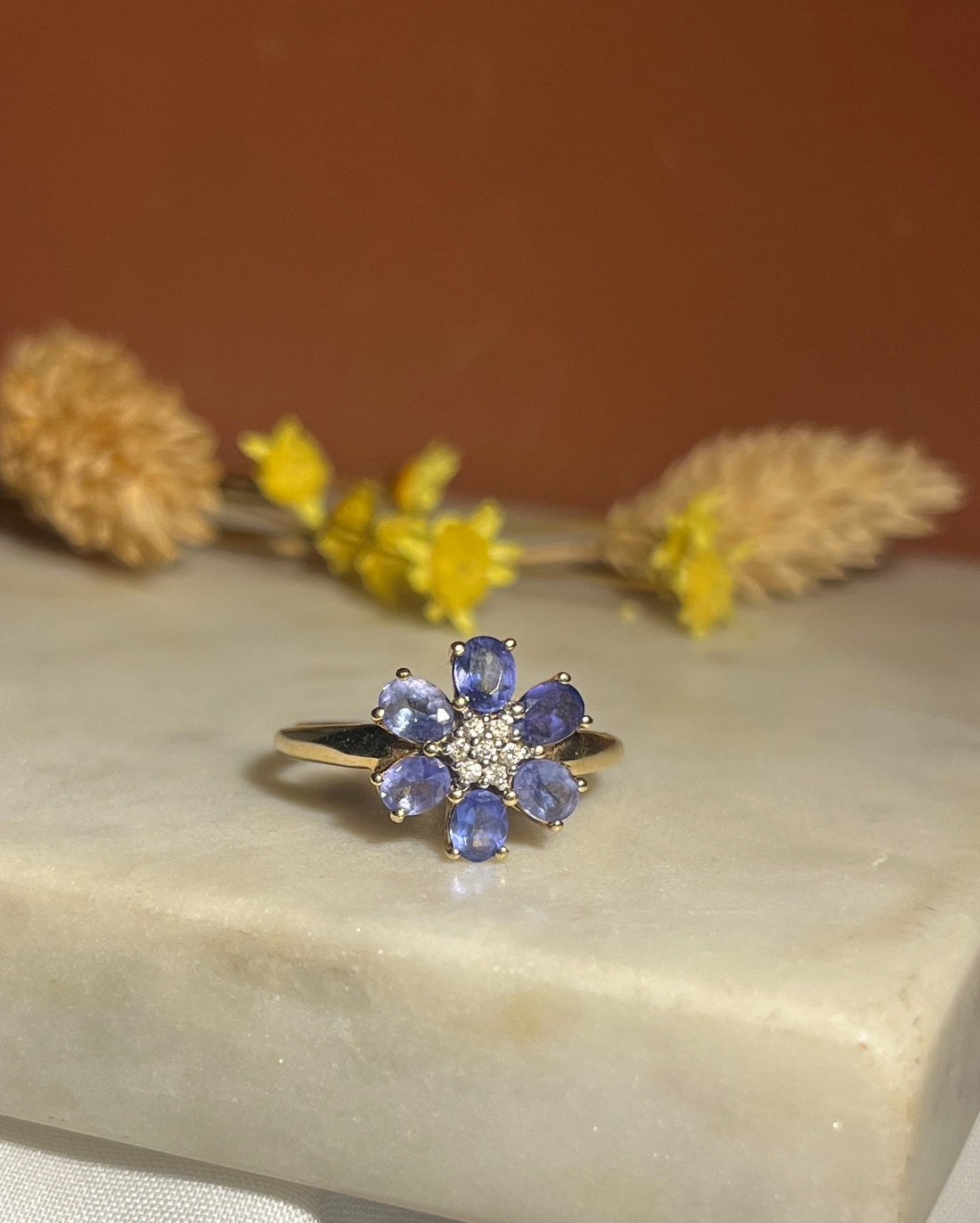 Bague Fleur Tanzanites &amp; diamants &quot;Lia&quot; 1.20 carat
