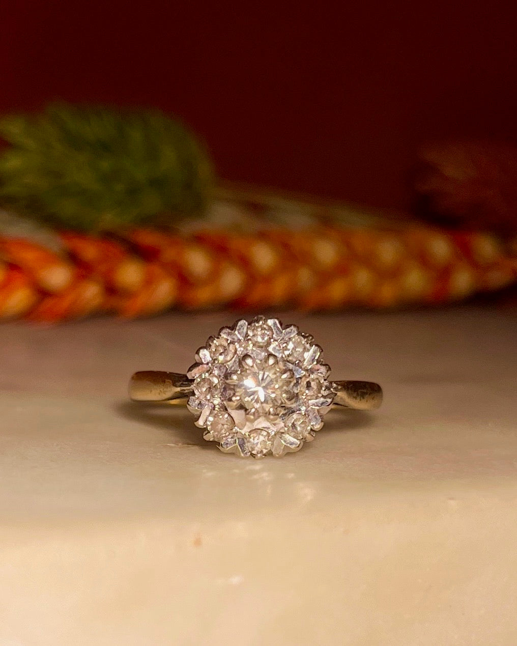 Anillo de margaritas con diamantes "Nuri"
