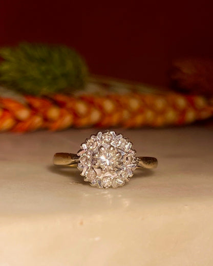 Anillo de margaritas con diamantes &quot;Nuri&quot;