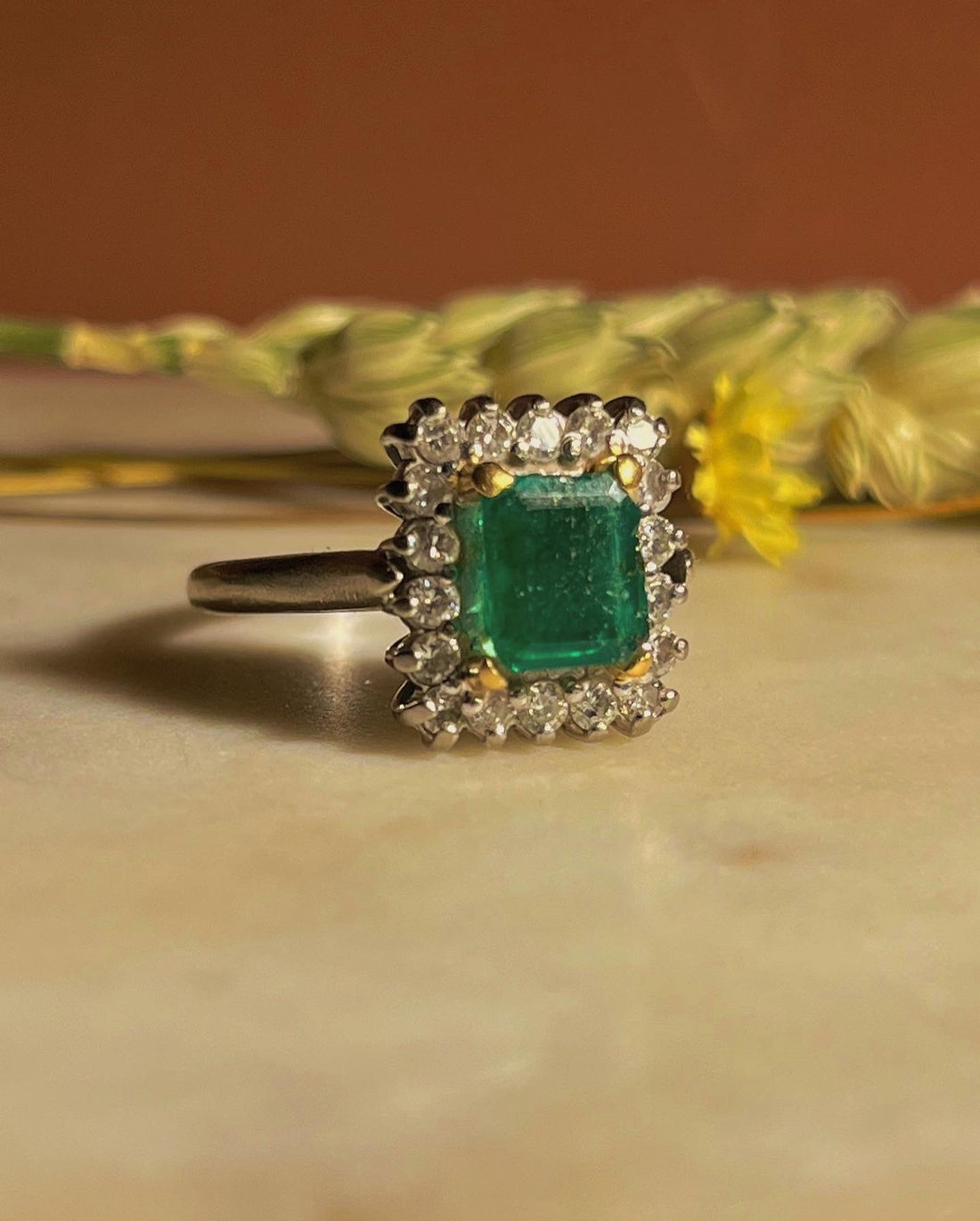 Bague Marguerite Émeraude &amp; Diamants &quot;Alexandra&quot;