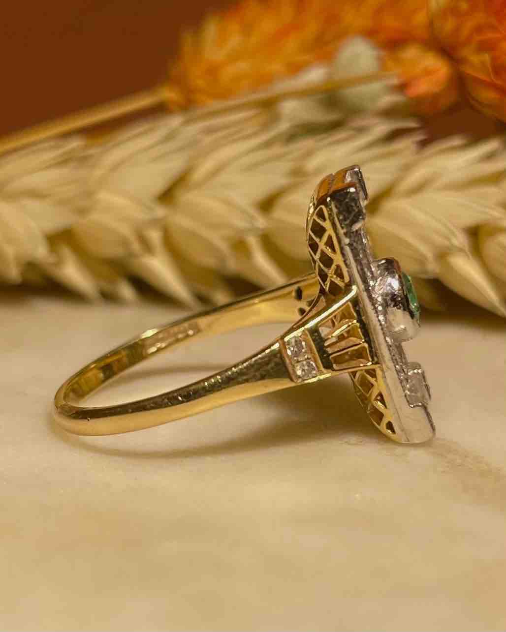 Bague style Art-déco émeraude &amp; 28 diamants &quot;Paz&quot;