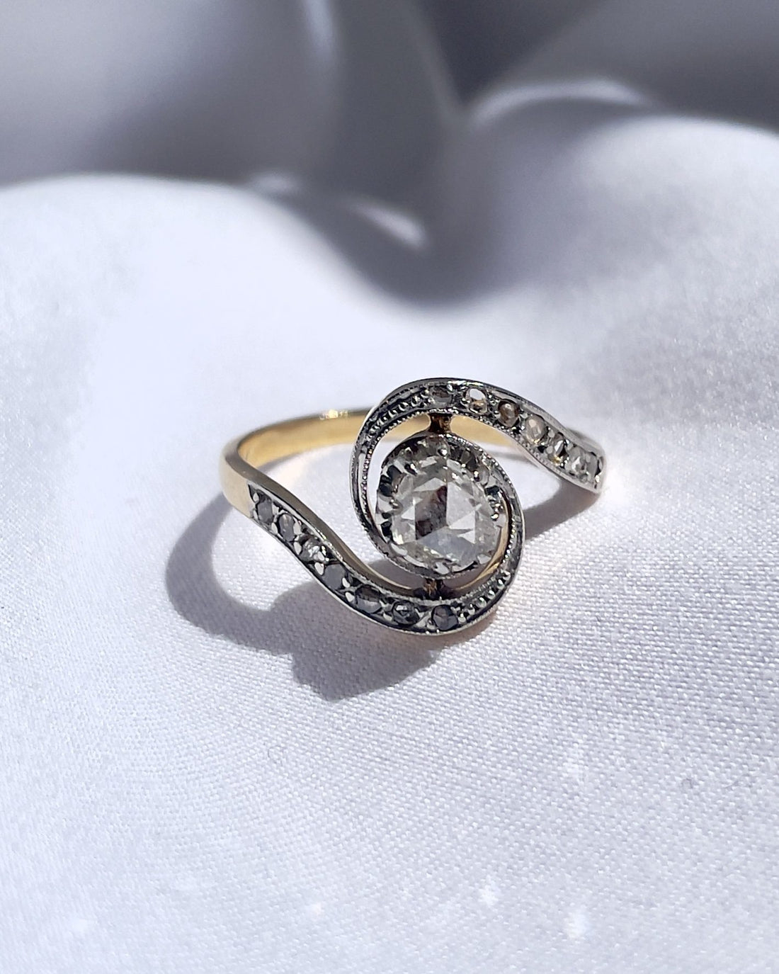 Bague vintage tourbillon diamants &quot;Ariane&quot;