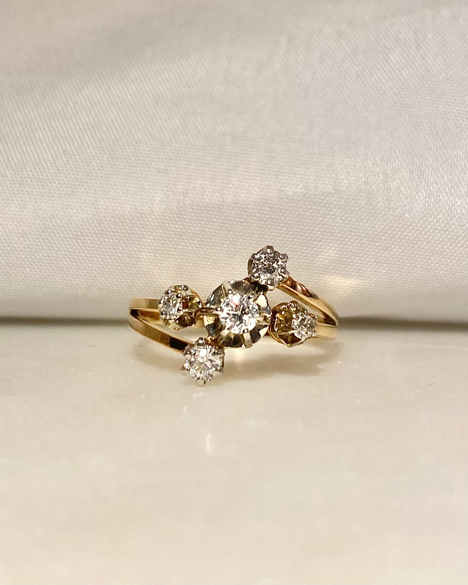 Anillo Constelación Diamantes 0.32 quilates "Lise"