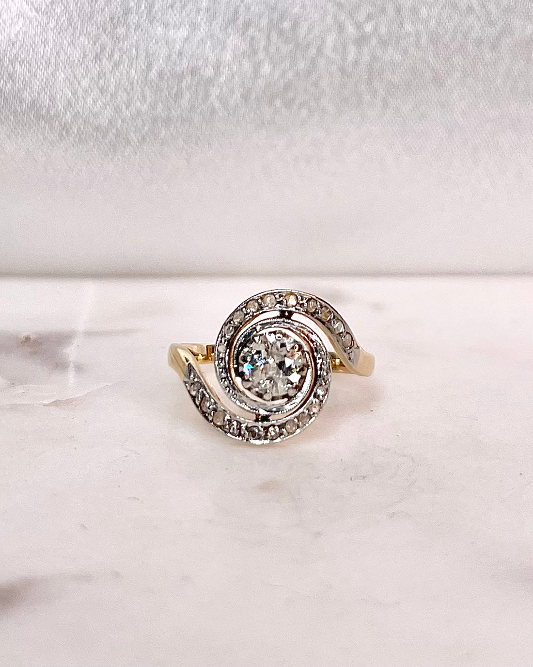 Bague Art-Nouveau Tourbillon Diamants 0.65 carat "Lioren"