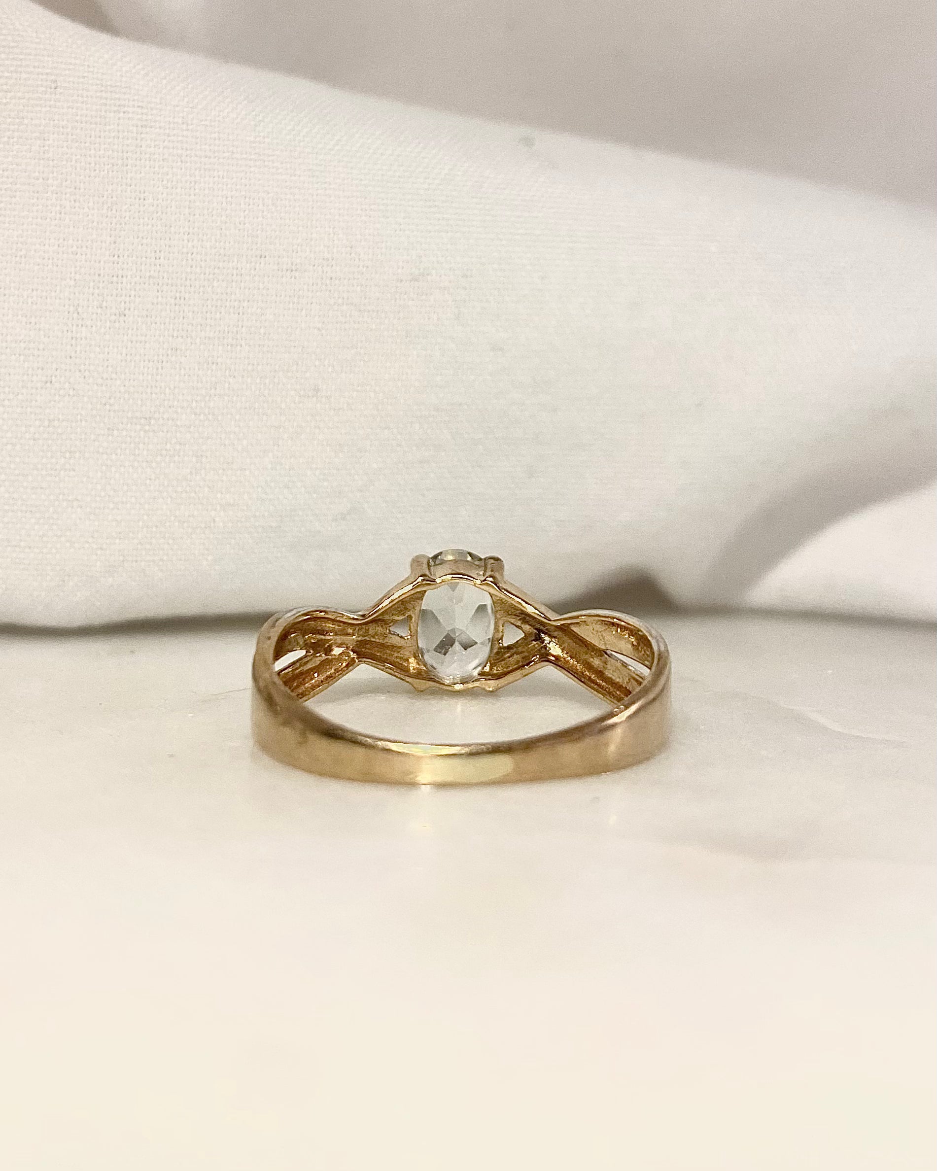 Anillo Tourbillon Aguamarina 0.60 quilates "Rosalia"