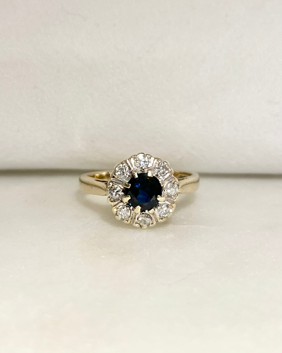 Bague Marguerite Saphir 0.70 carat &amp; Diamants &quot;Ambre&quot;