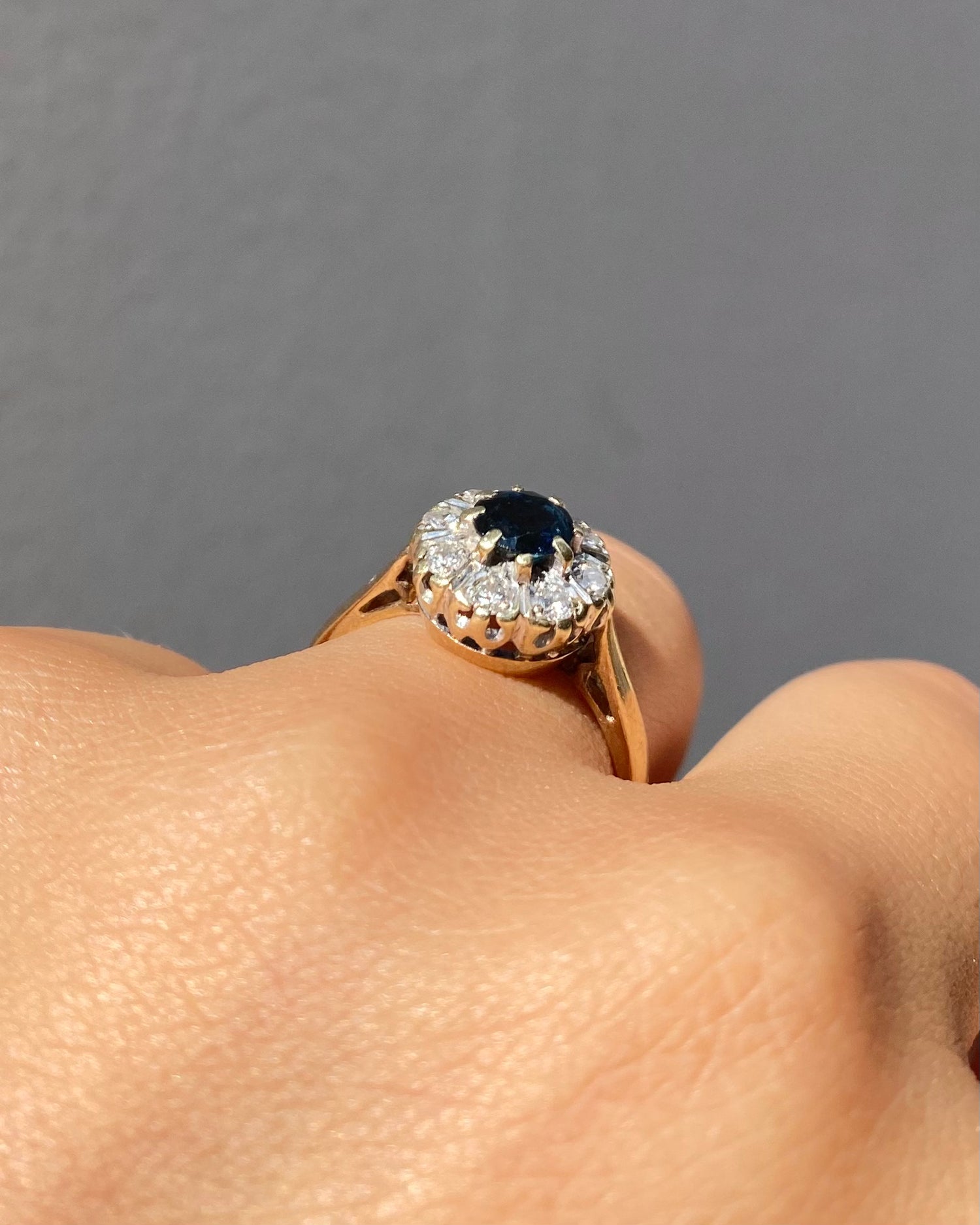 Bague Marguerite Saphir 0.70 carat &amp; Diamants &quot;Ambre&quot;