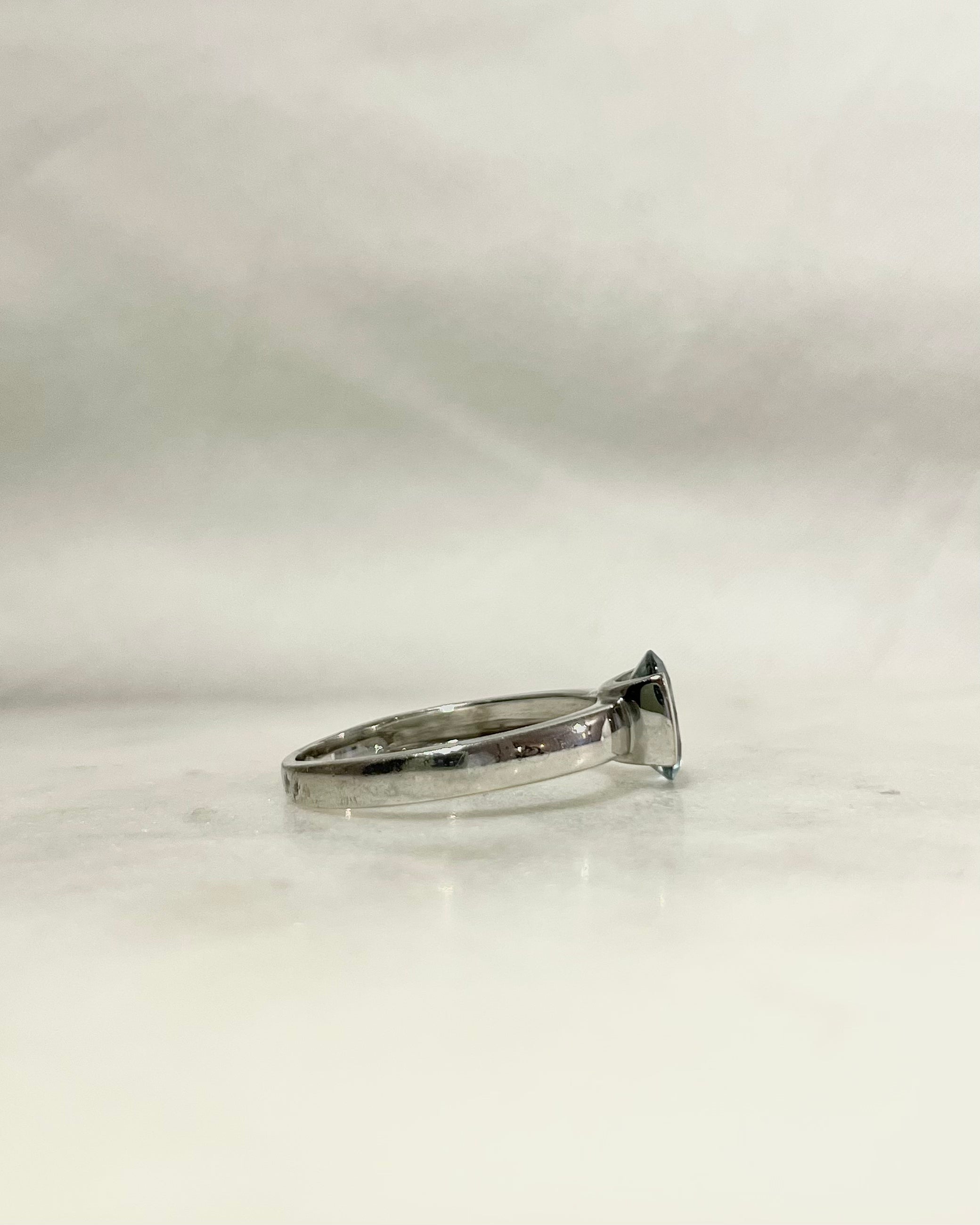 Anillo Vintage Topacio 0.80 quilates "Mylae"