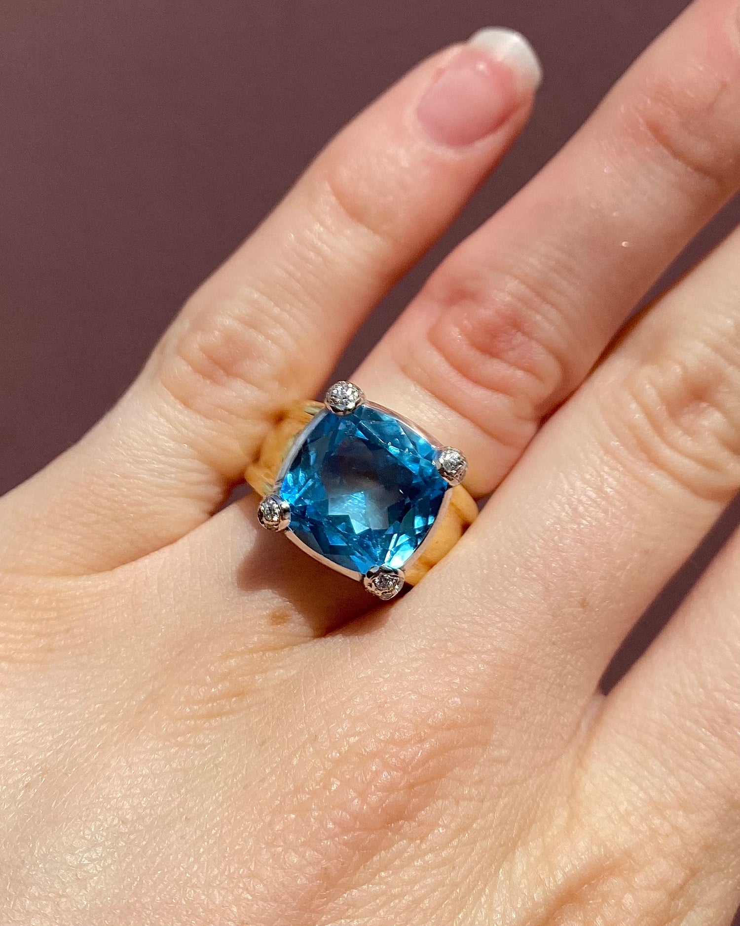 Bague Topaze 8.20 carats, Diamants &amp; Or 11,9g &quot;Nevada &quot;