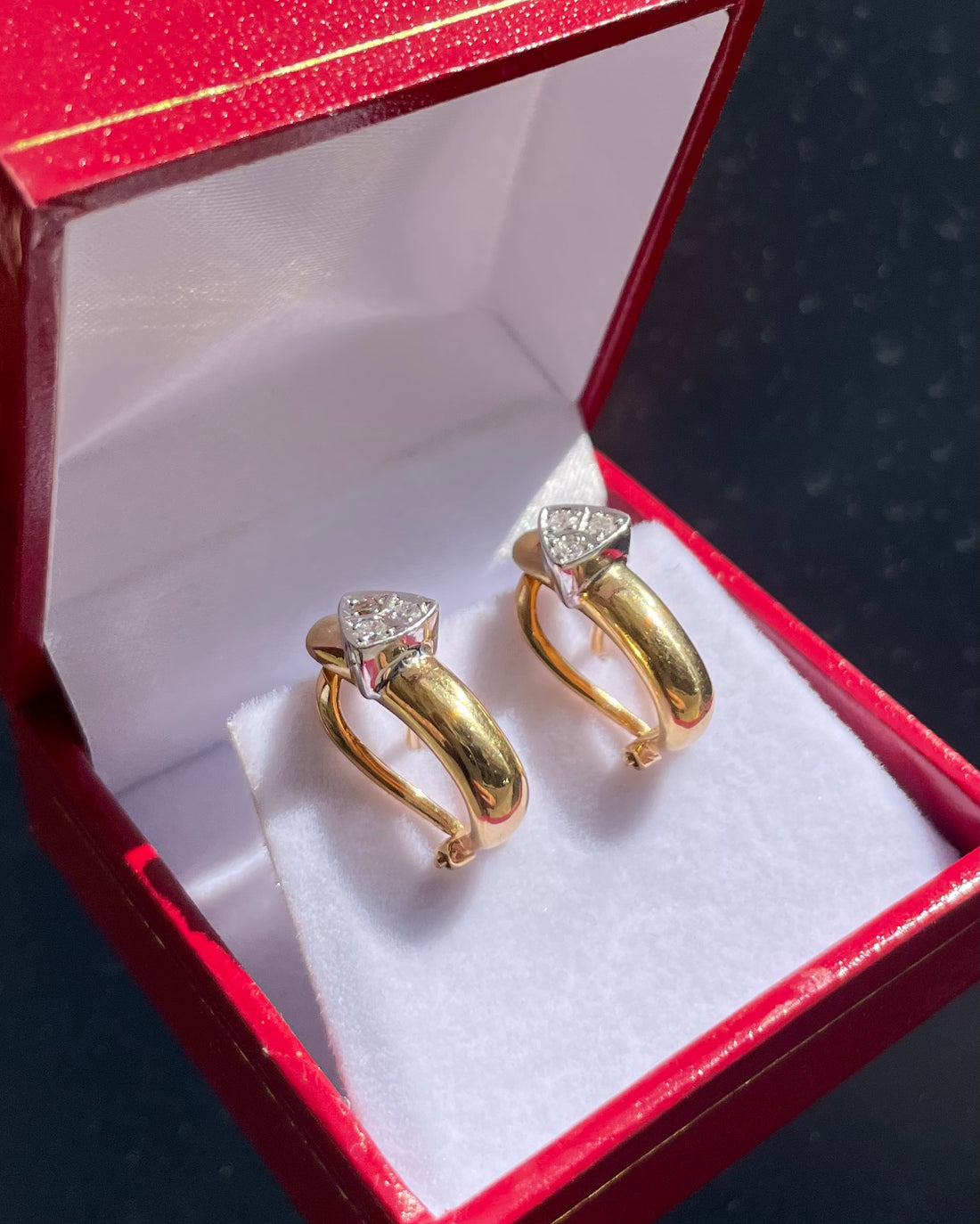 6.68 g gold &amp;amp; 6 diamond &quot;Terese&quot; earrings