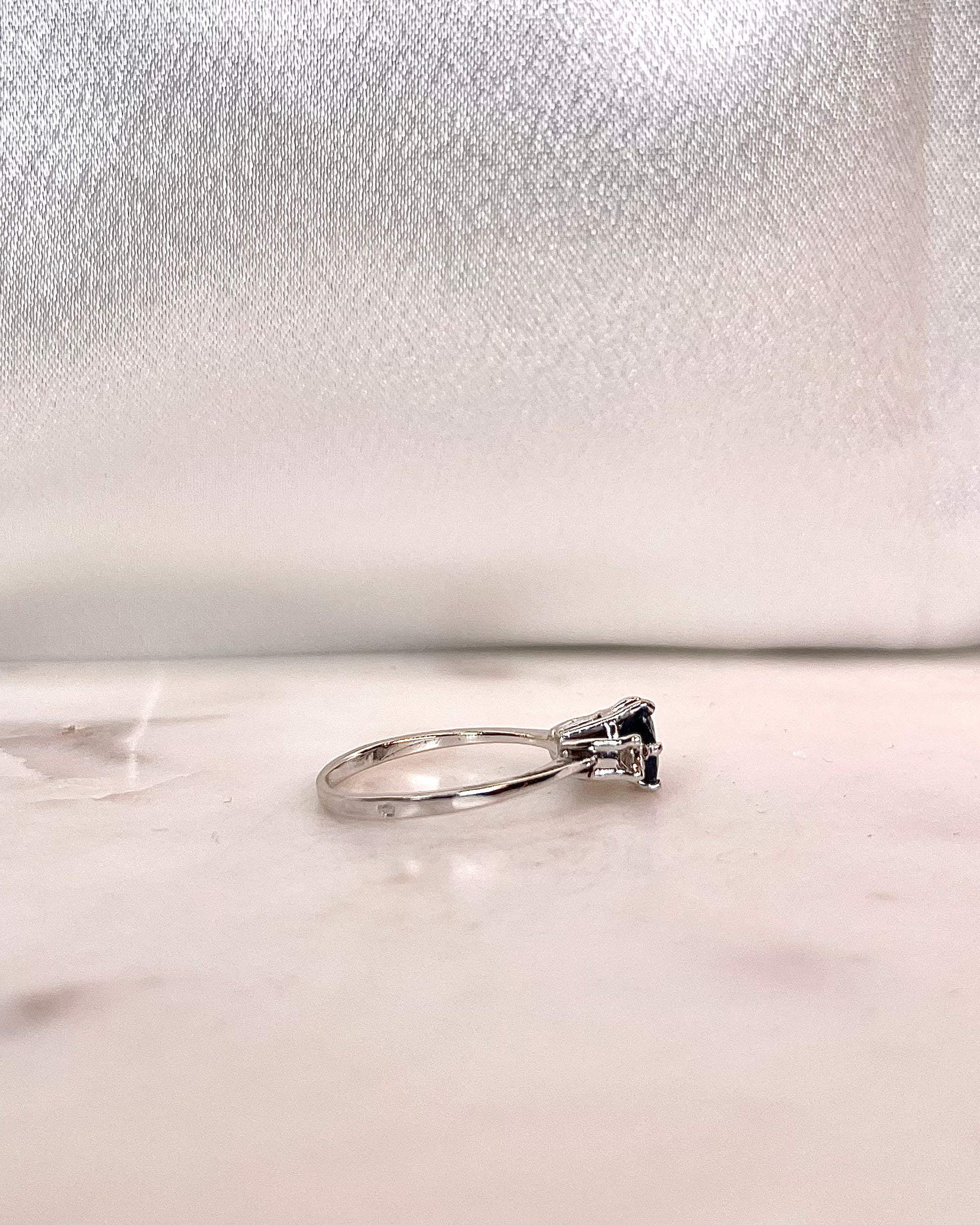 Bague Trilogie Saphir &amp; Diamants "Lyna"