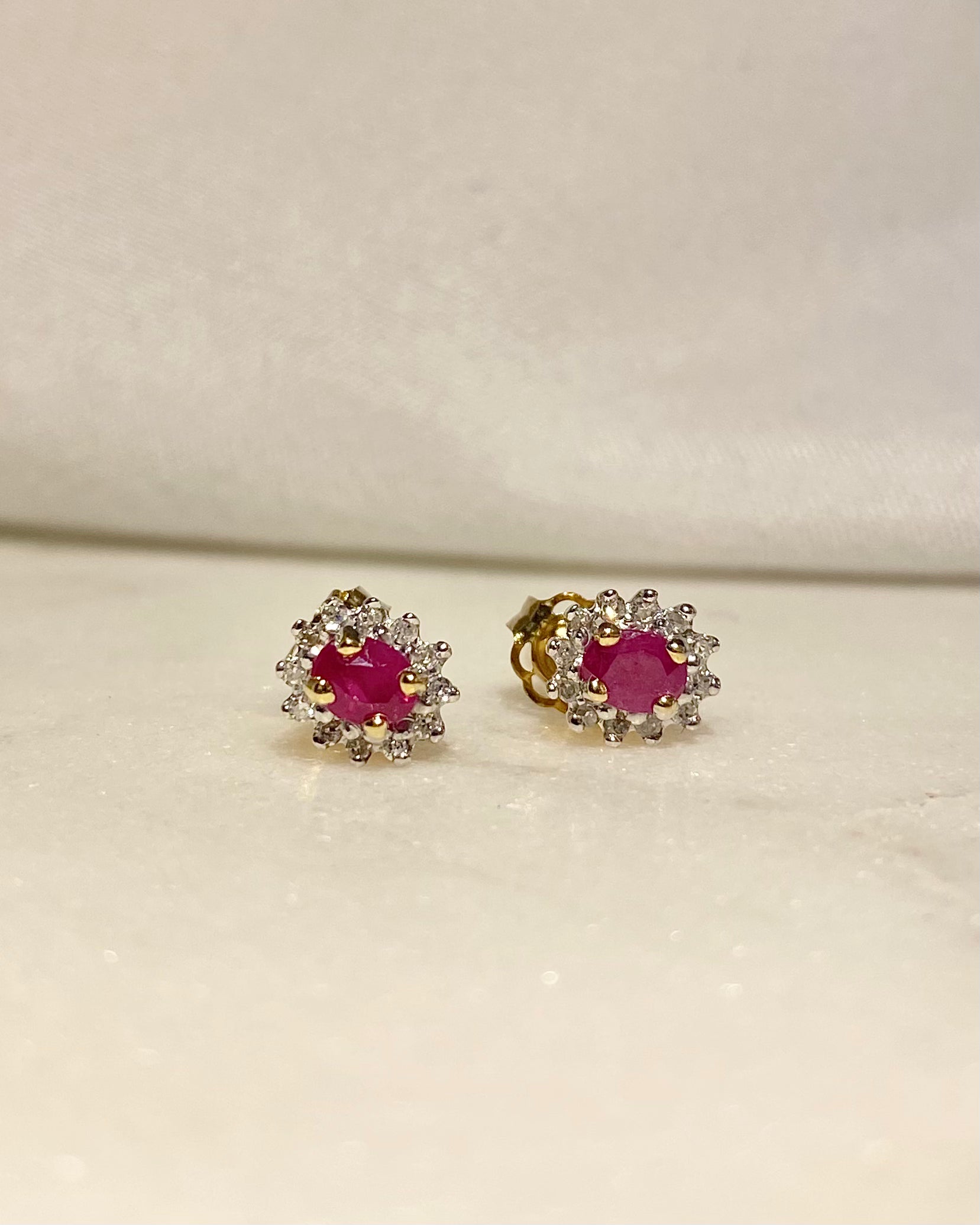 Boucles Marguerite Rubis &amp; Diamants &quot;Mexia&quot;