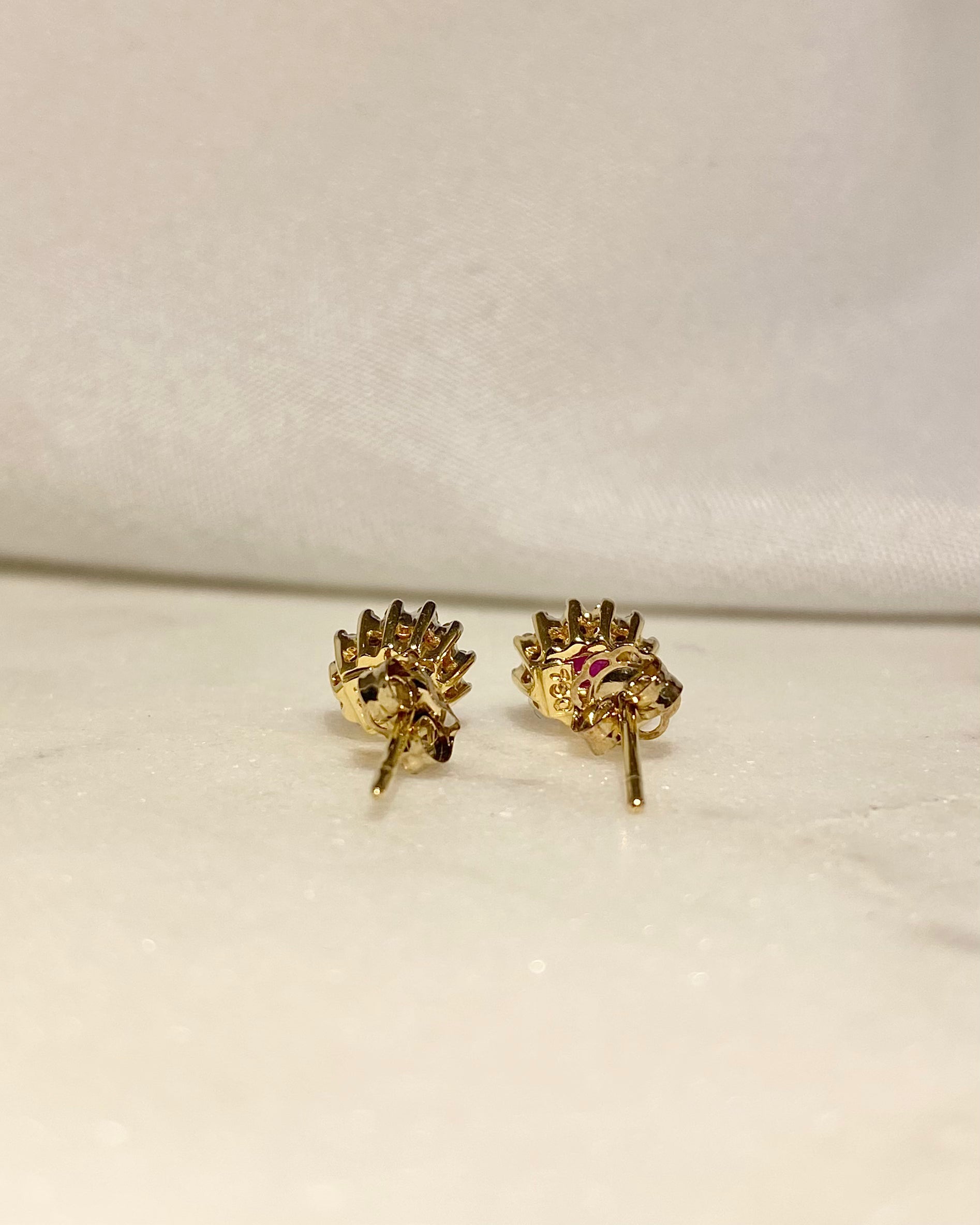 Boucles Marguerite Rubis &amp; Diamants &quot;Mexia&quot;