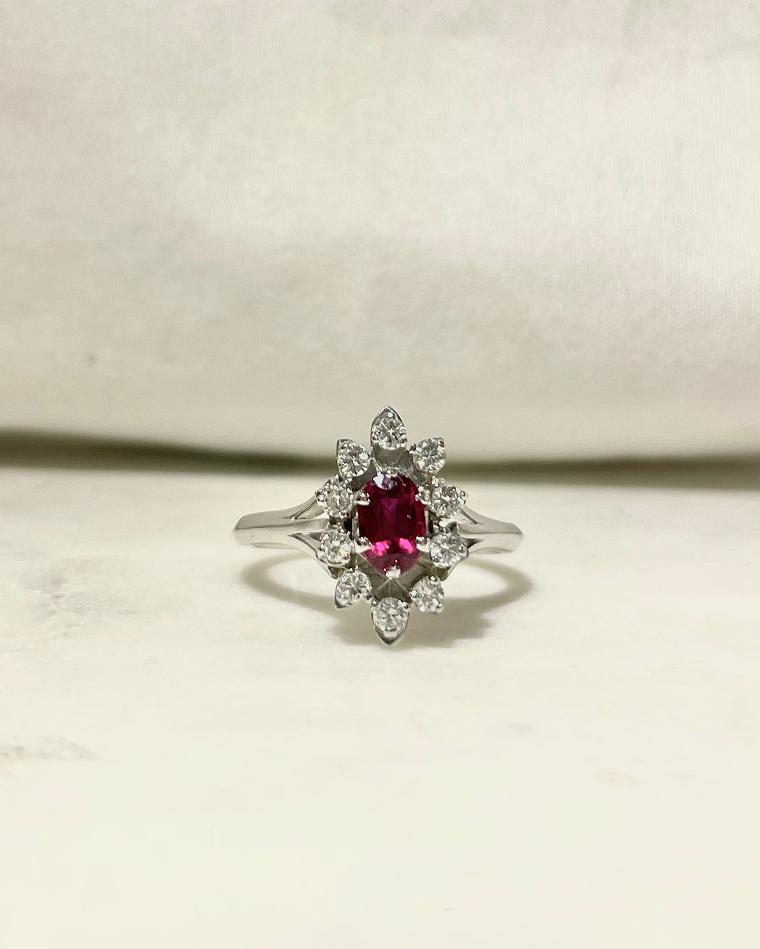 Bague Marguerite Rubis 0.70 carat &amp; Diamants &quot;Yelma&quot;