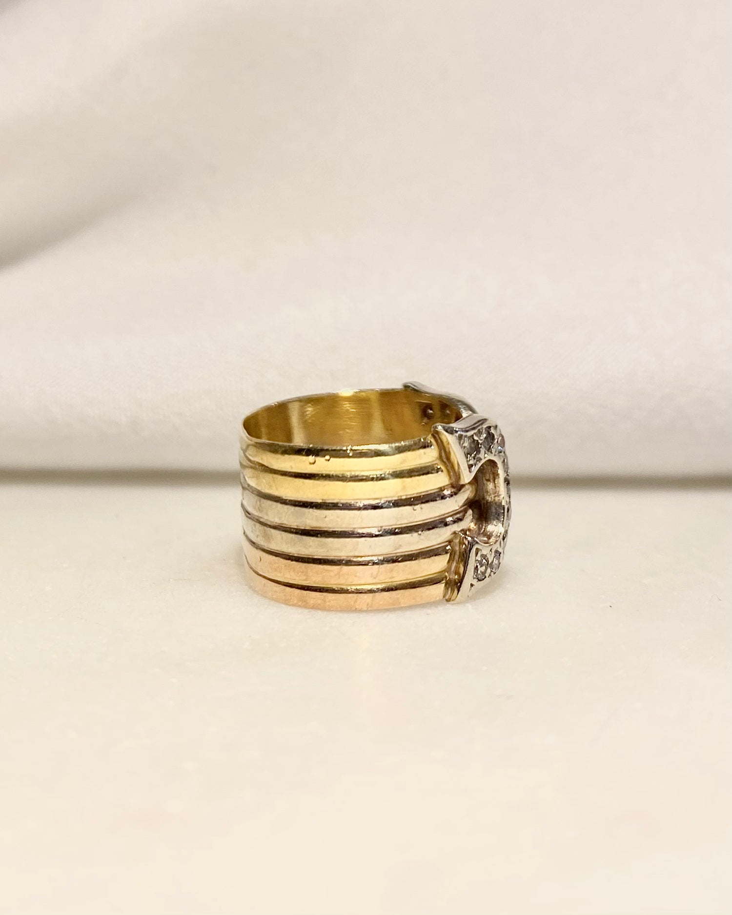 Bague Bandeau 3 ors &amp; Diamants 0.36 carat &quot;Cerise&quot;