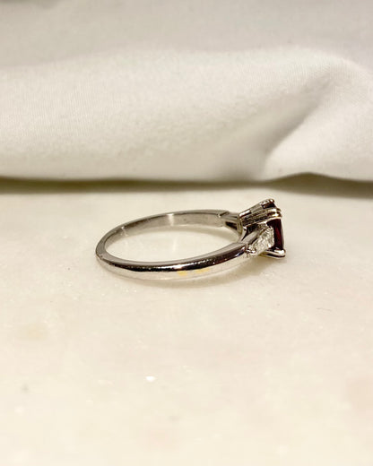 Bague Solitaire Rubis 1.25 carat &amp; Diamants &quot;Soline&quot;