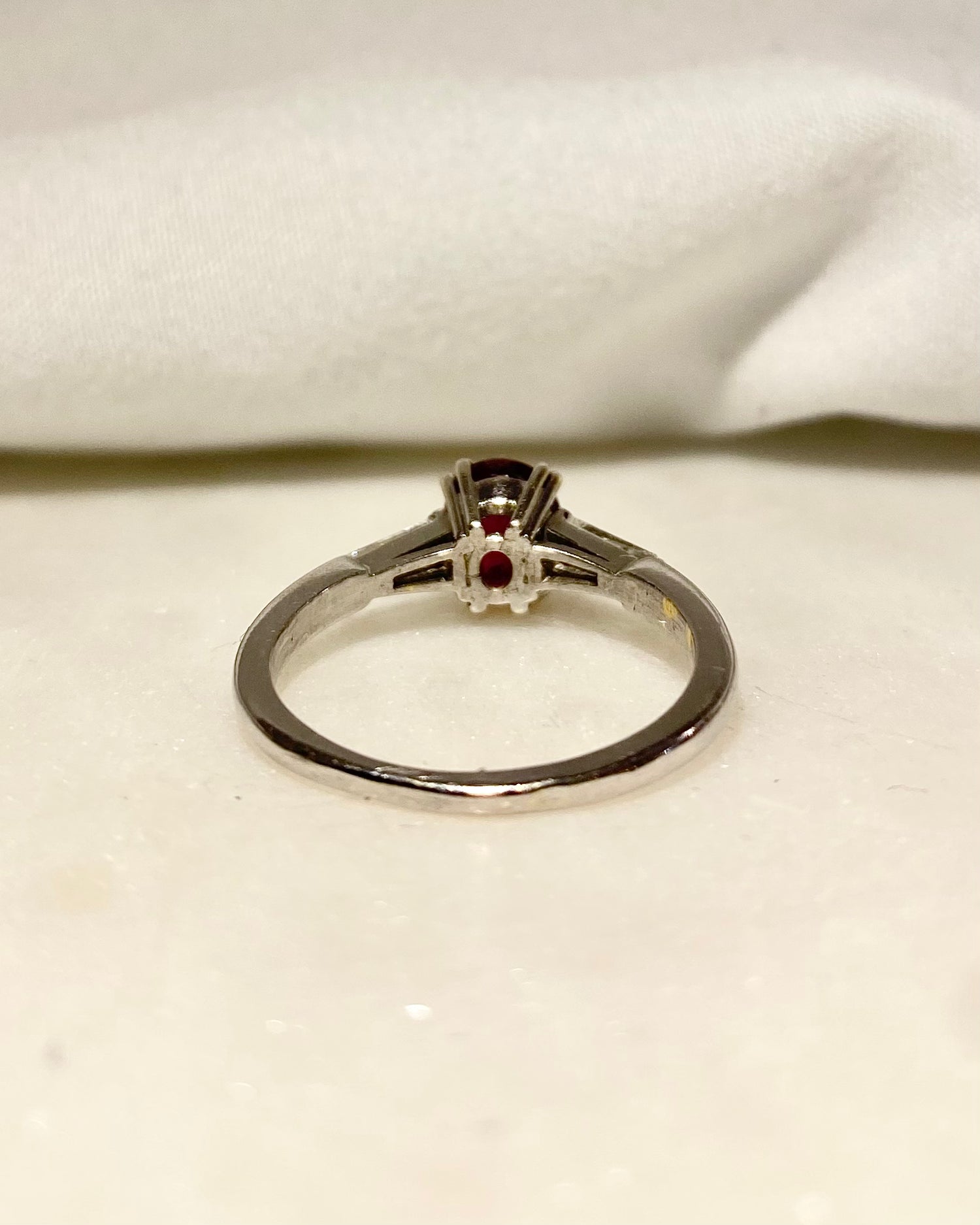 Bague Solitaire Rubis 1.25 carat &amp; Diamants &quot;Soline&quot;