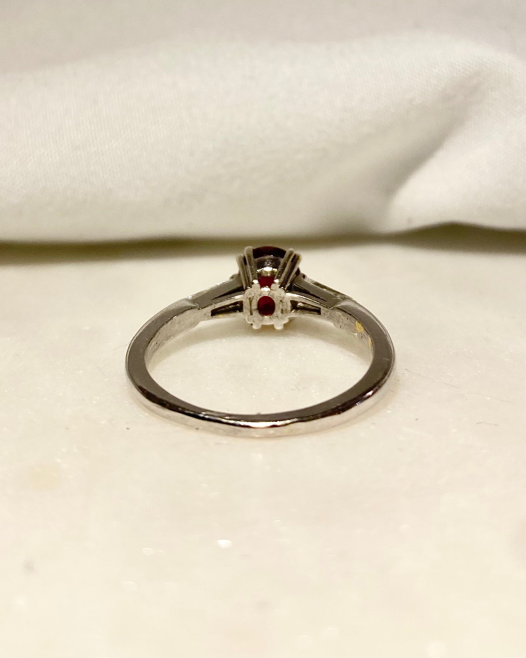 Bague Solitaire Rubis 1.25 carat &amp; Diamants "Soline"
