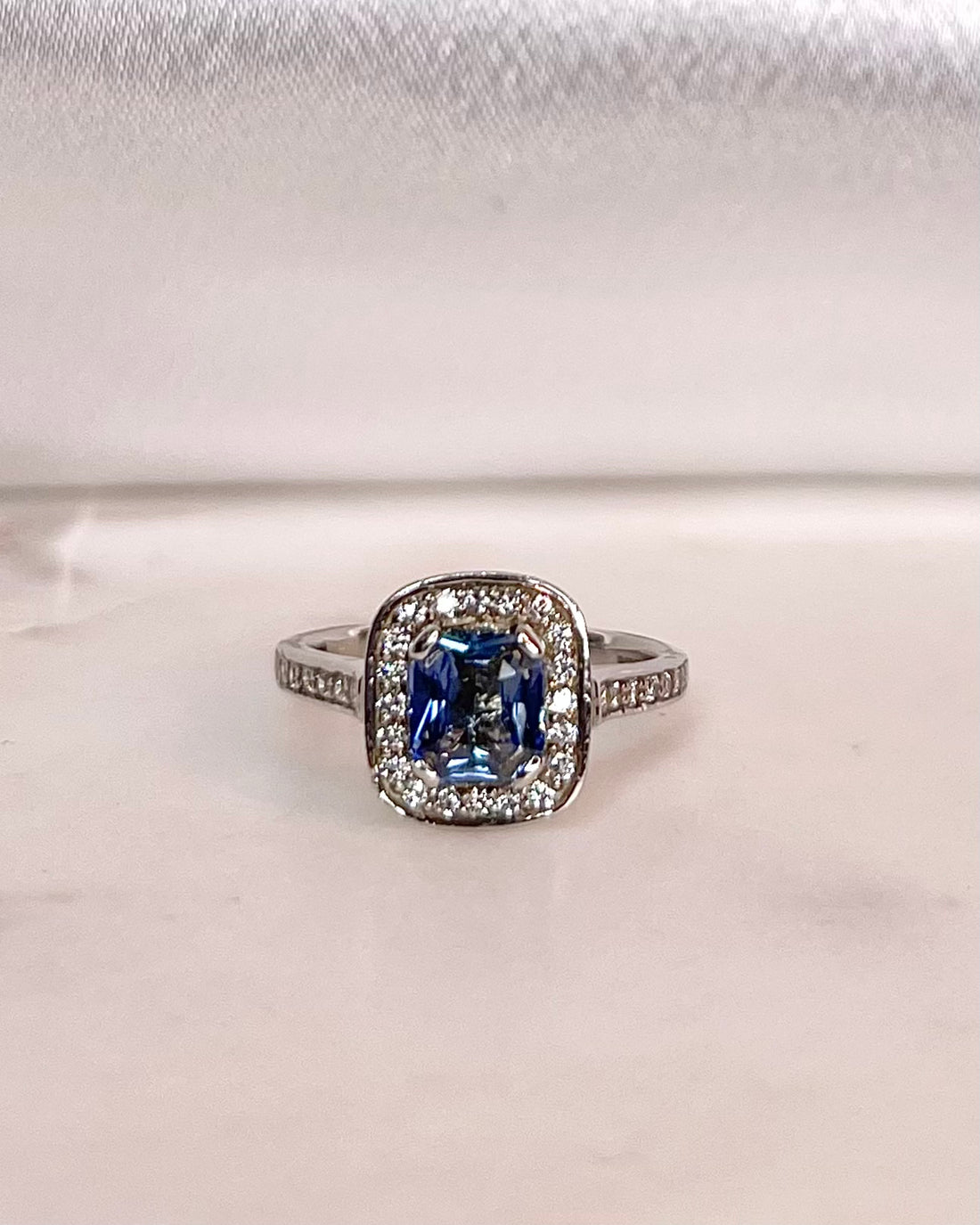 Bague Style Art-Déco Saphir 1.30 carat & Diamants "Artémis"