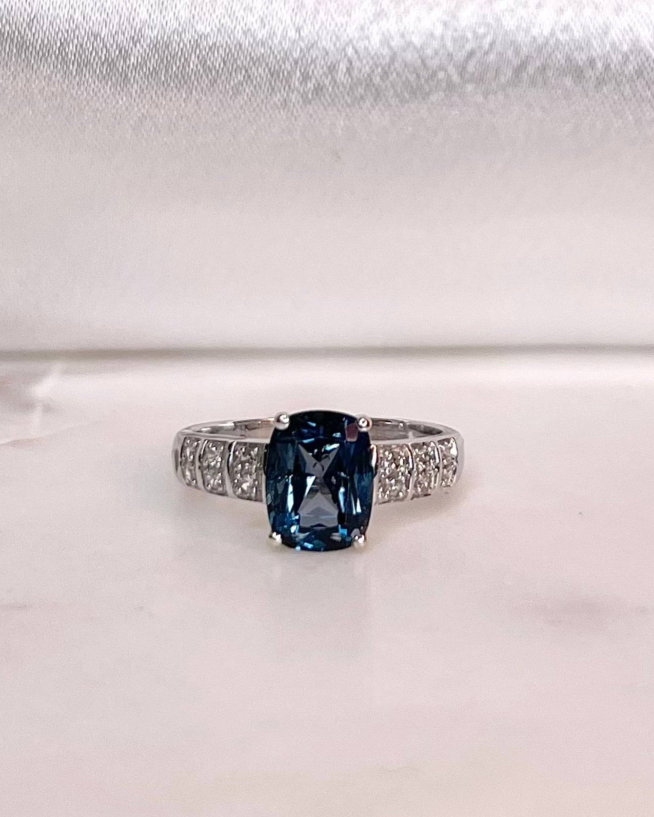 Bague Solitaire Topaze 2.90 carats &amp; Diamants "Apollon" - Elliade Paris