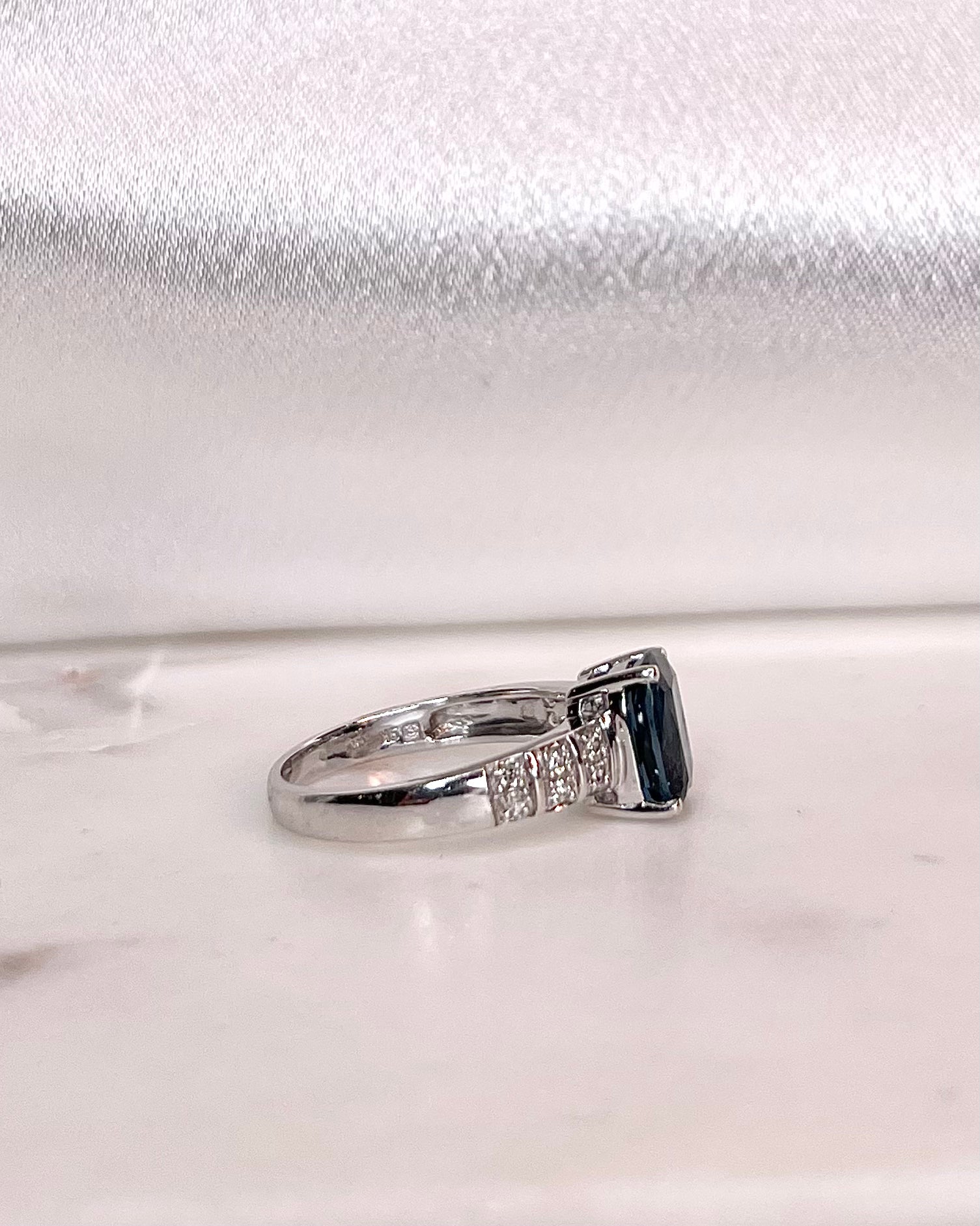 Bague Solitaire Topaze 2.90 carats &amp; Diamants "Apollon" - Elliade Paris