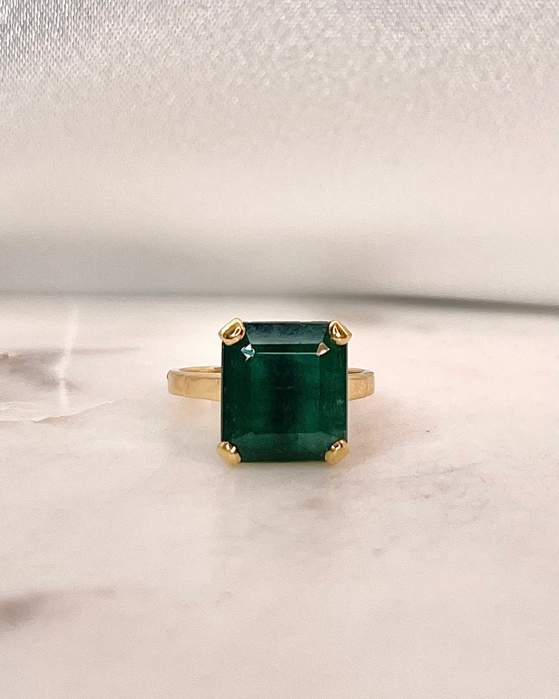 Bague Cocktail Émeraude 5.40 carats &quot;Shay&quot;