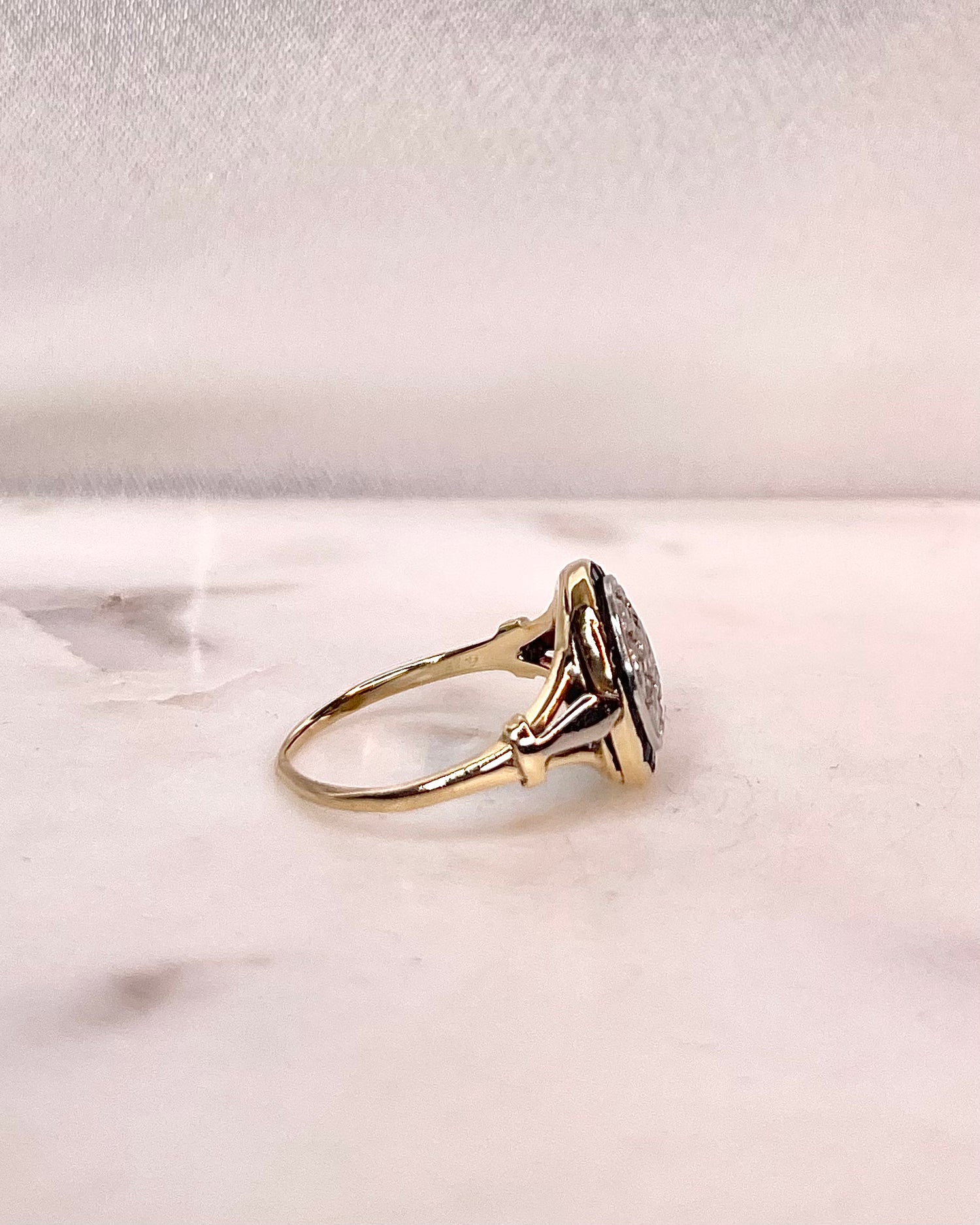 Bague Art-Déco Saphirs 0.75 carat &amp; Diamants &quot;Flavie&quot;