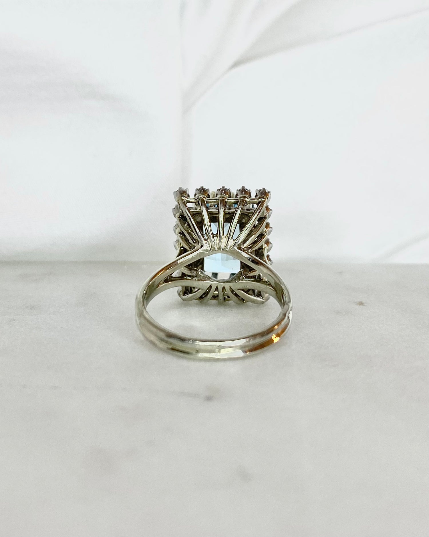 Bague Marguerite Aigue-Marine 6.80 carats &amp; Diamants &quot;Adama&quot;