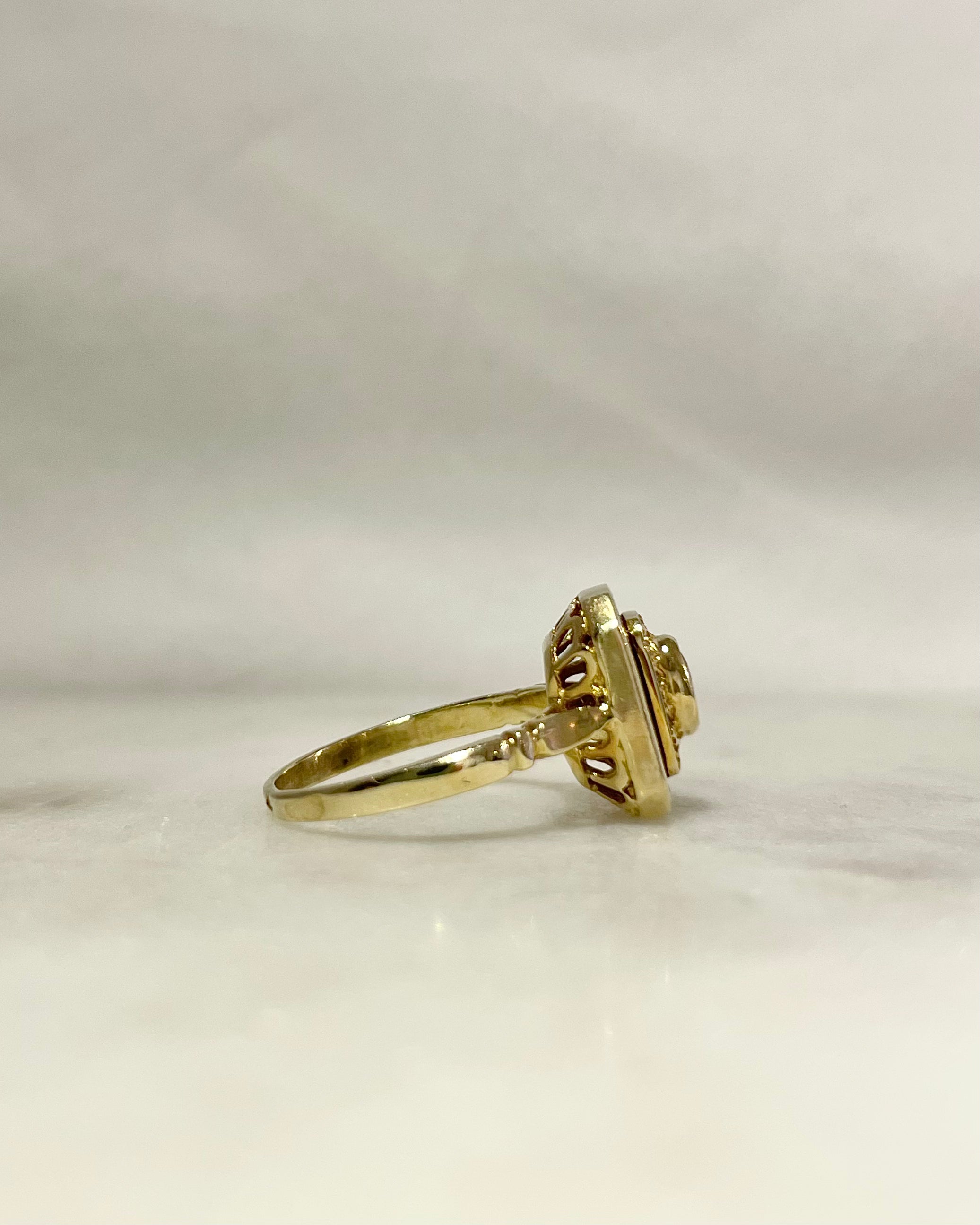 Art Deco Style Ring Ruby &amp; Diamonds "Uméa"