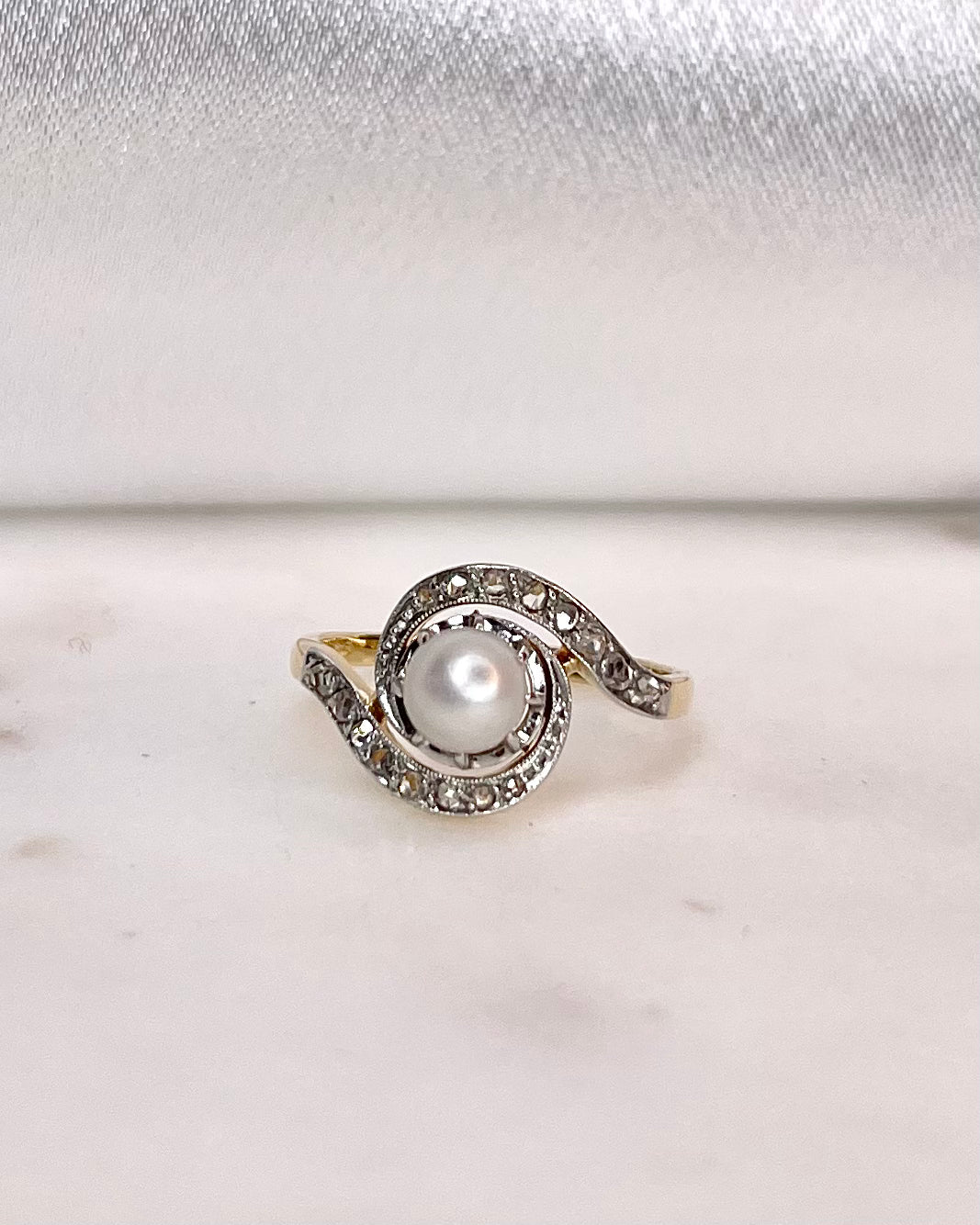 Bague Tourbillon Perle et Diamants &quot;Nayeli&