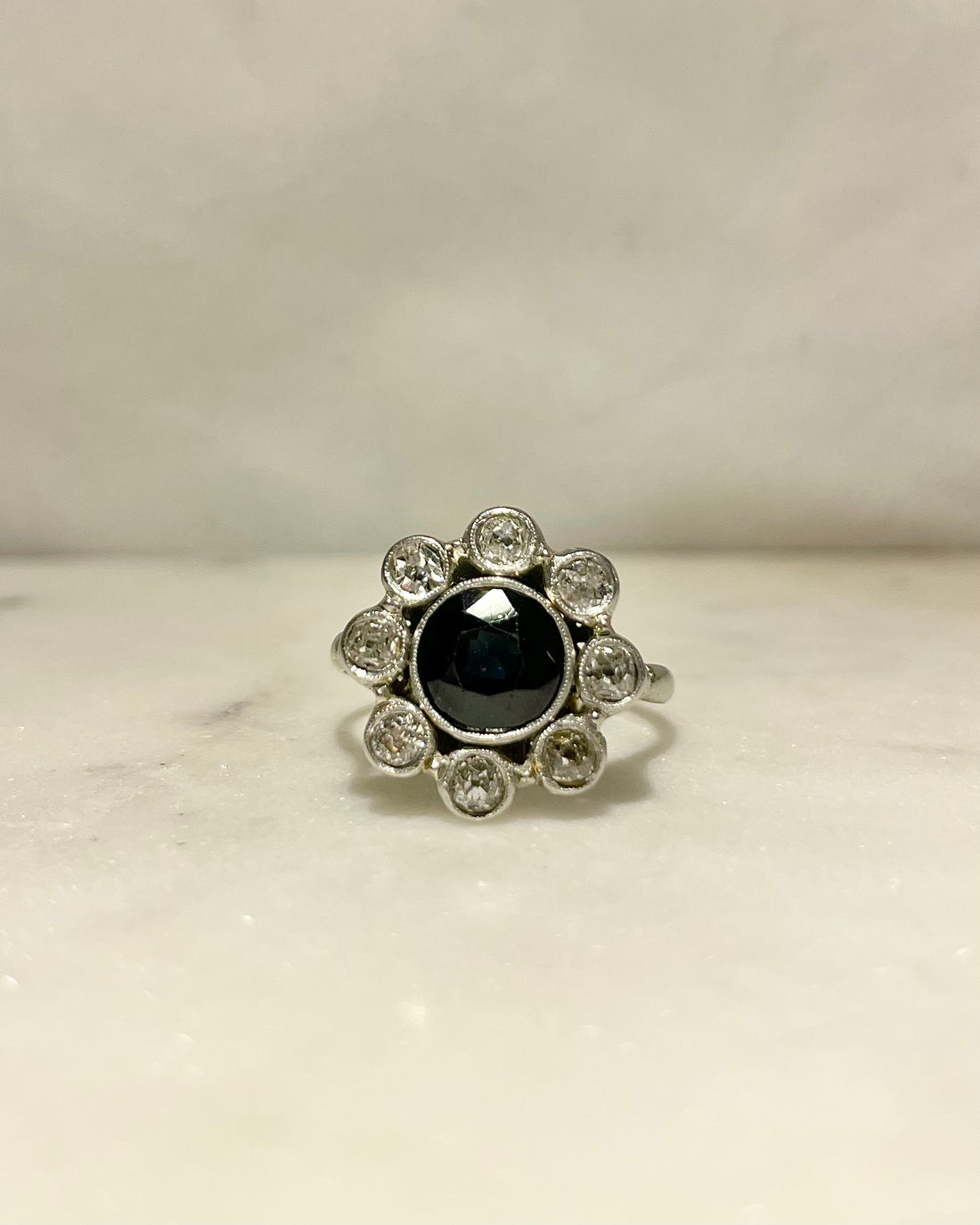 Bague Marguerite Saphir 2.20 carats &amp; Diamants &quot;Noryelle&quot;